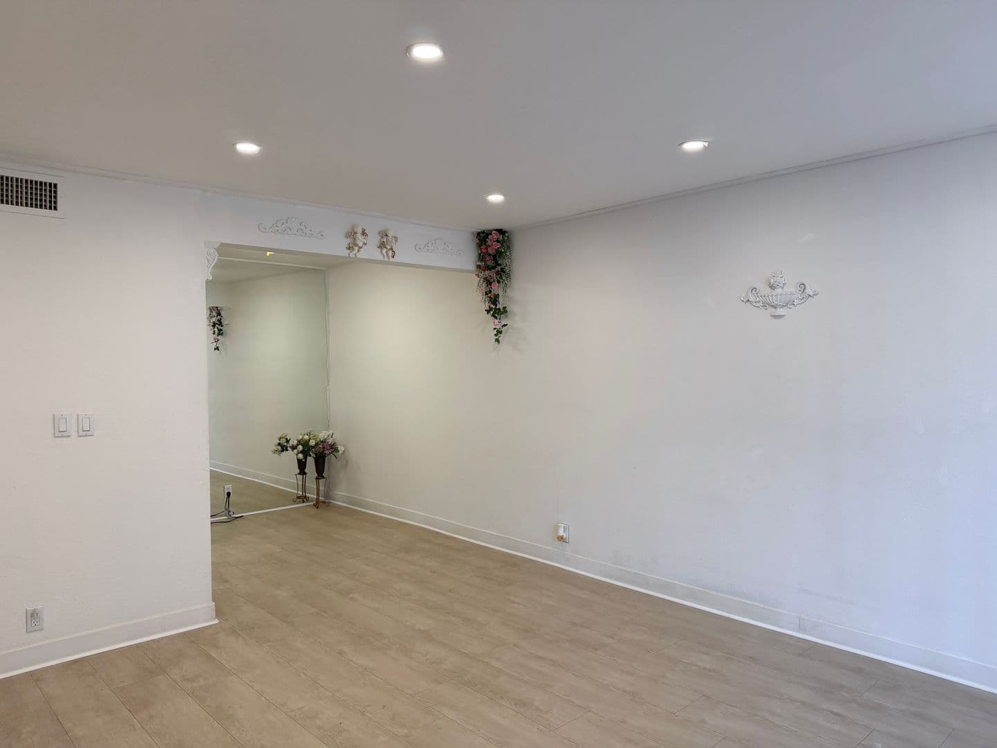 Las Vegas Condo: 575 S. Royal Crest Circle