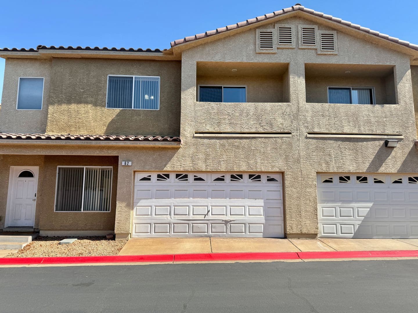 Henderson Townhome: 62 Blue Beak Way