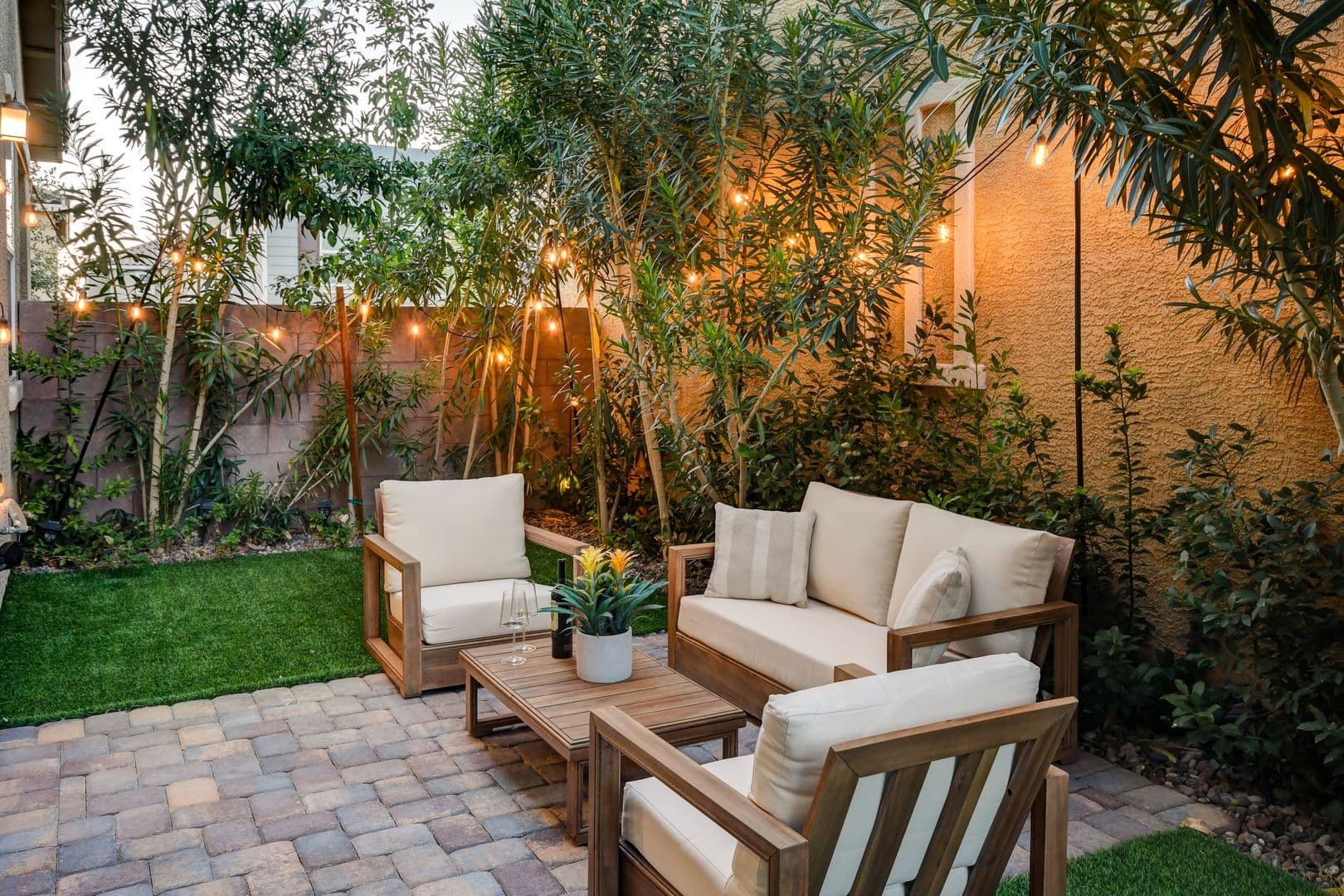 Henderson House: 3568 Anastagio Lane