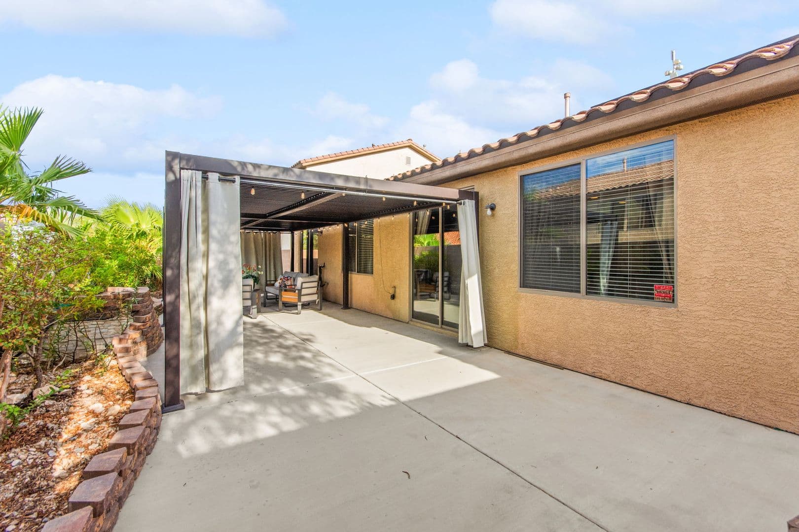 Las Vegas House: 7568 Stray Horse Ave