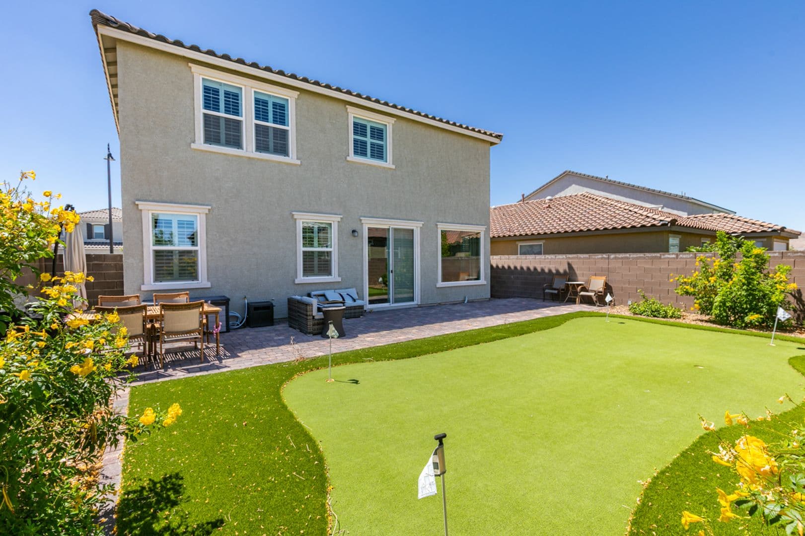 Henderson House: 3496 Calentina Ave