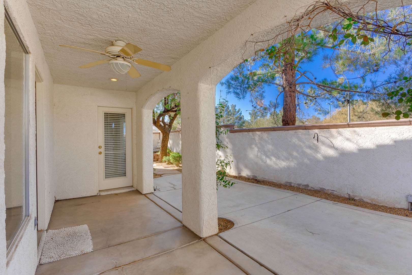 Henderson House: 1842 Stablegate Ave