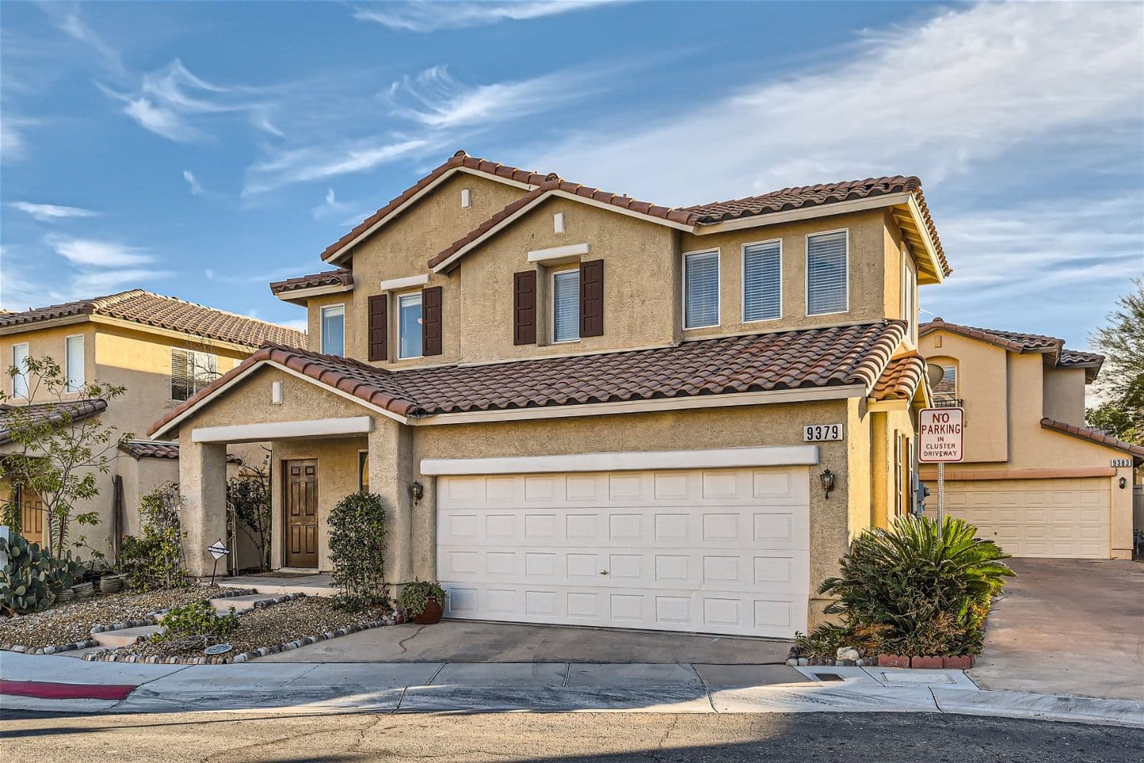 LAS VEGAS House: 9379 MALAYA GARNET CT.