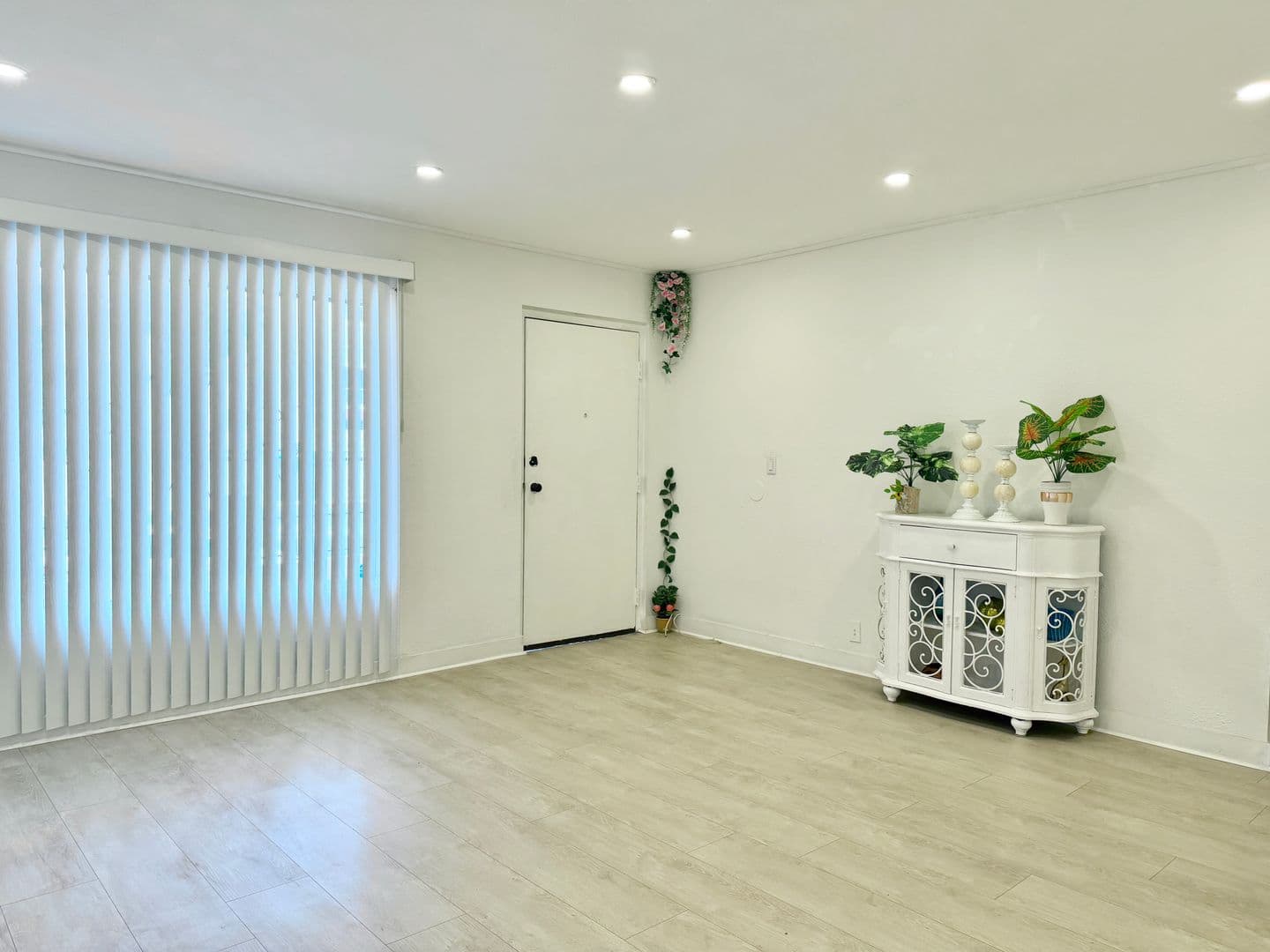 Las Vegas Condo: 575 S. Royal Crest Circle