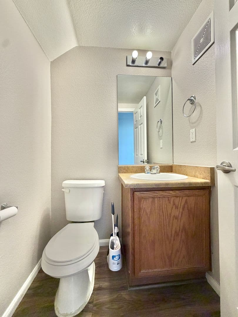 Henderson Townhome: 62 Blue Beak Way