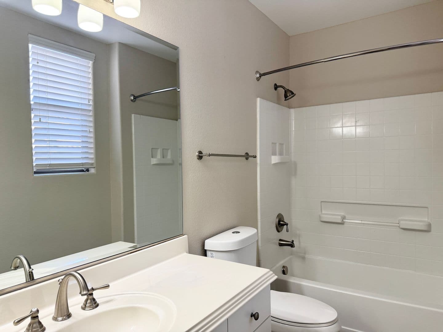 Henderson House: 927 Via Canale Drive