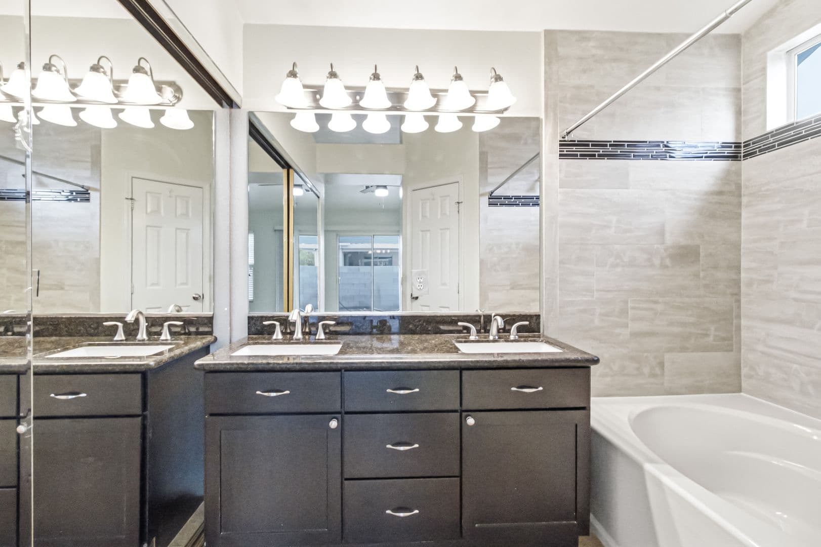Henderson House: 2407 Worchester Rd