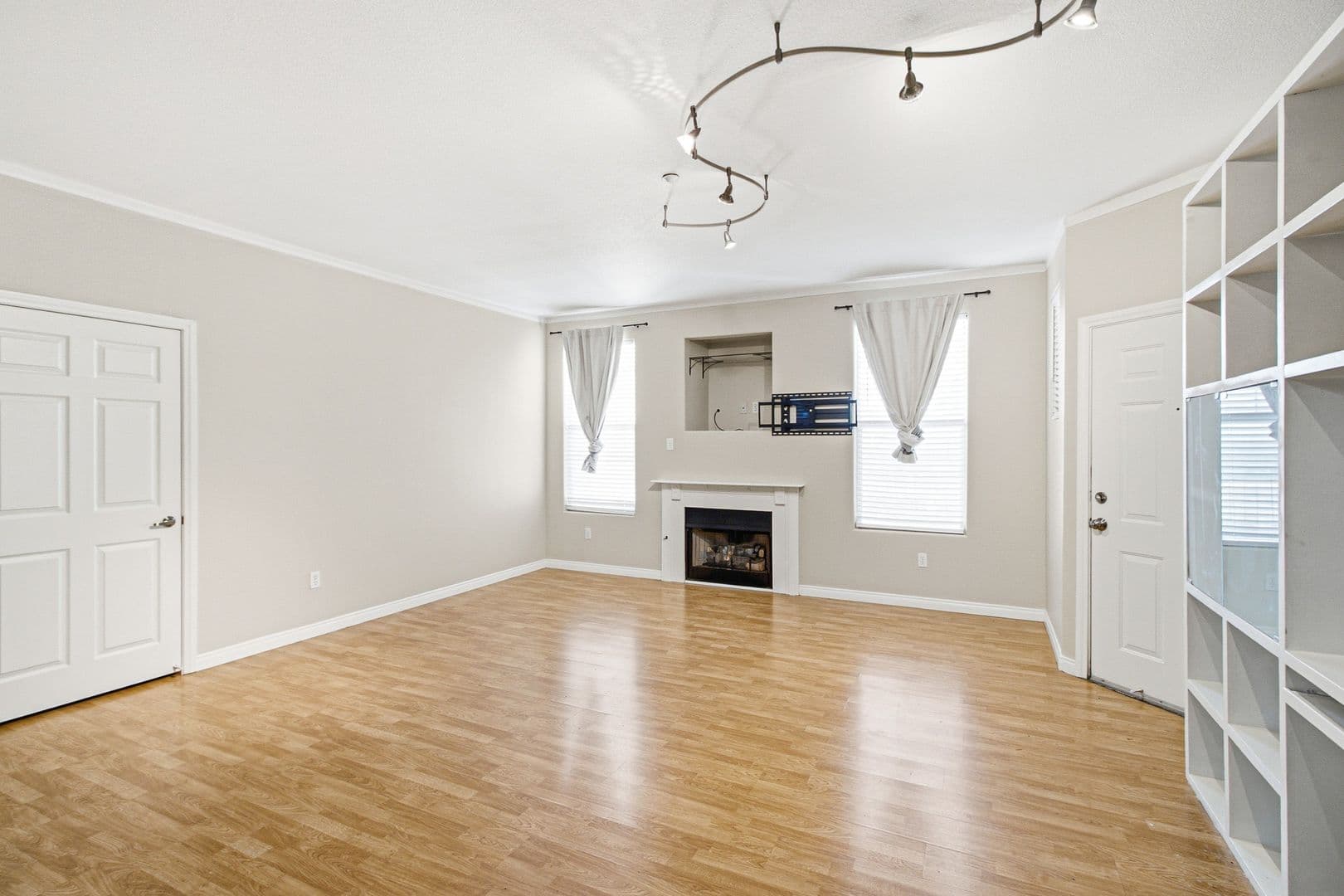 North Las Vegas House: 5855 Valley Dr