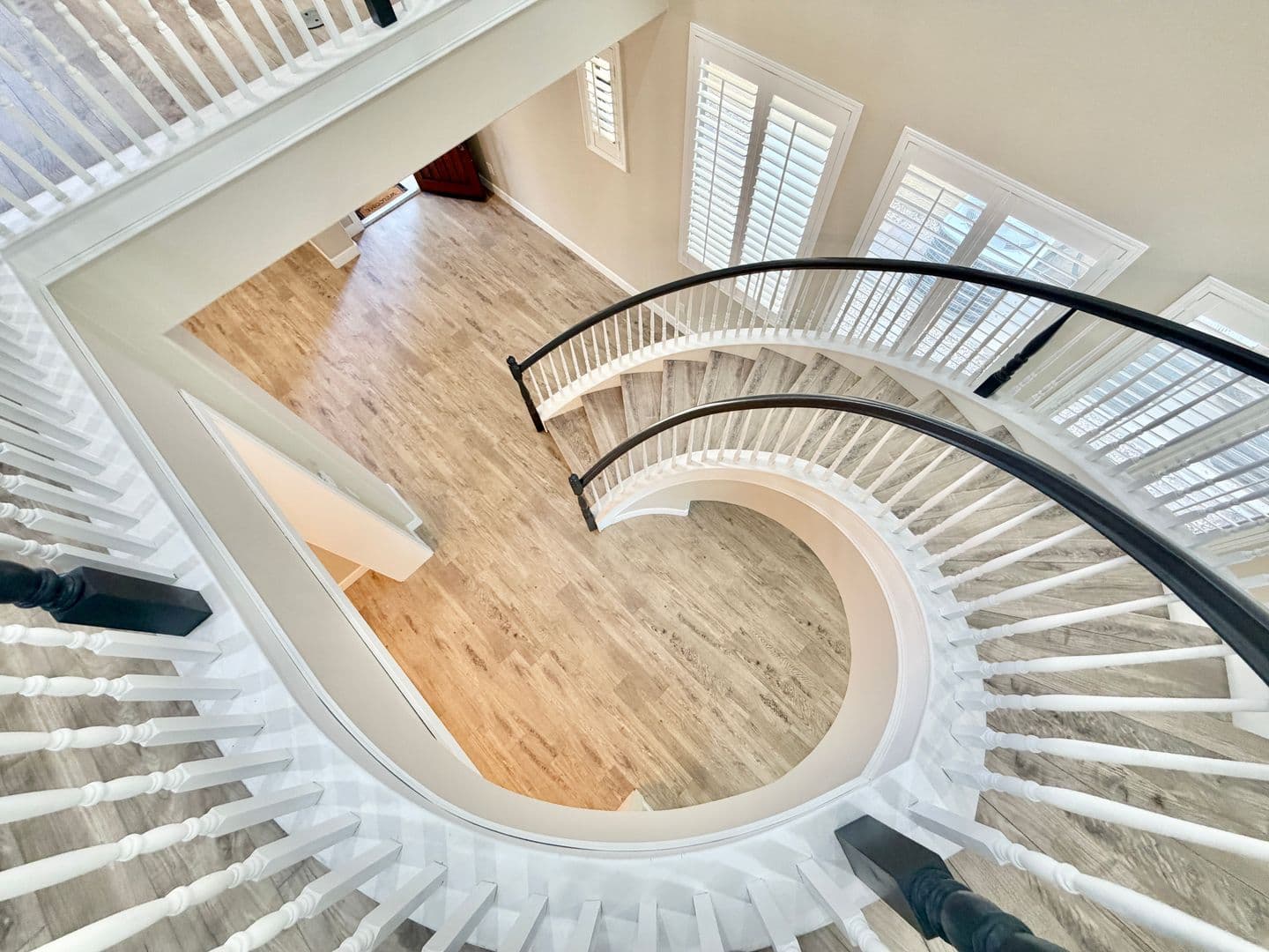 Henderson House: 927 Via Canale Drive