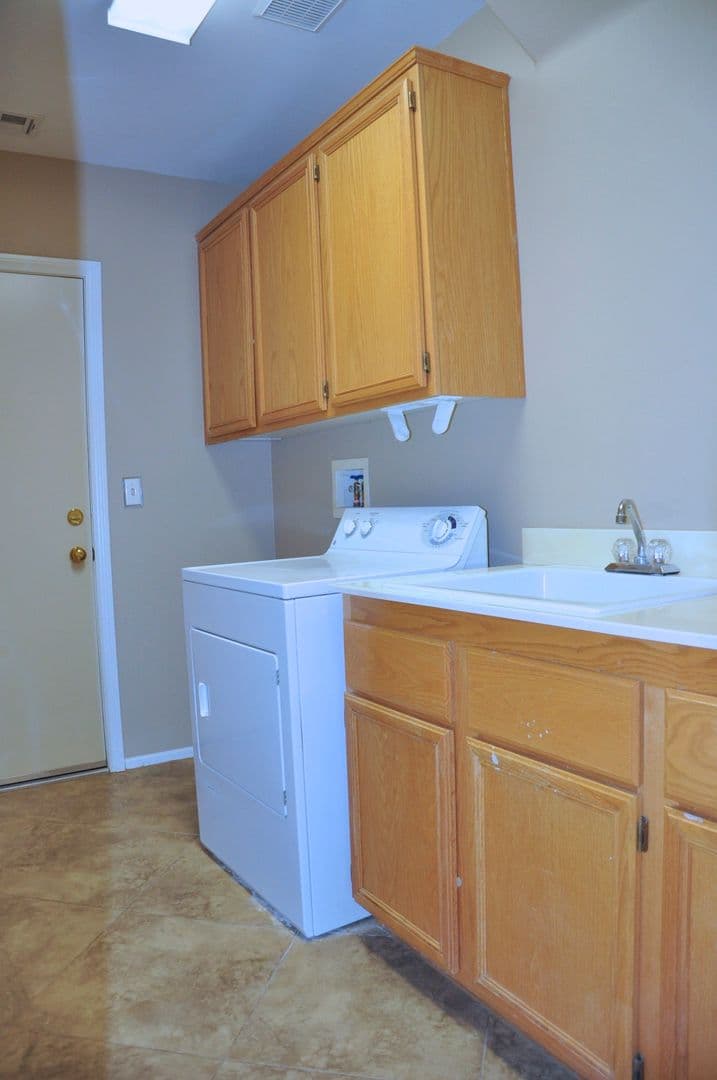 Henderson House: 1275 Dove Tree Court
