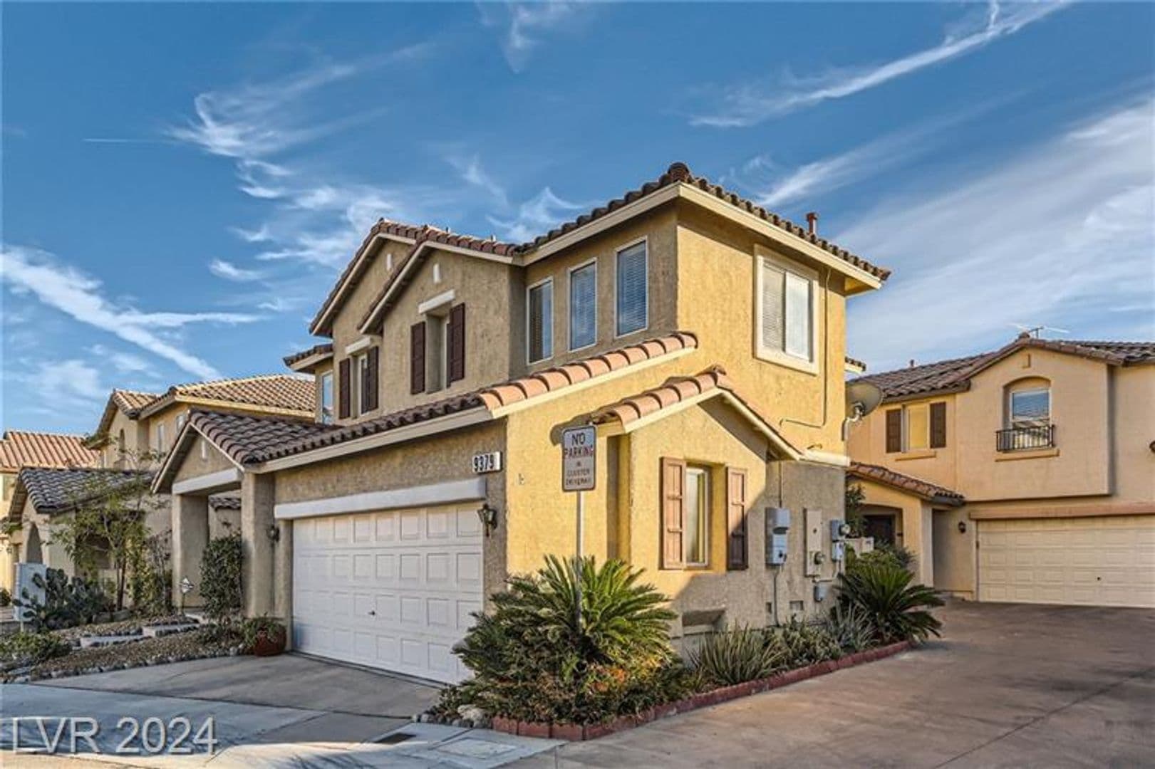 LAS VEGAS House: 9379 MALAYA GARNET CT.