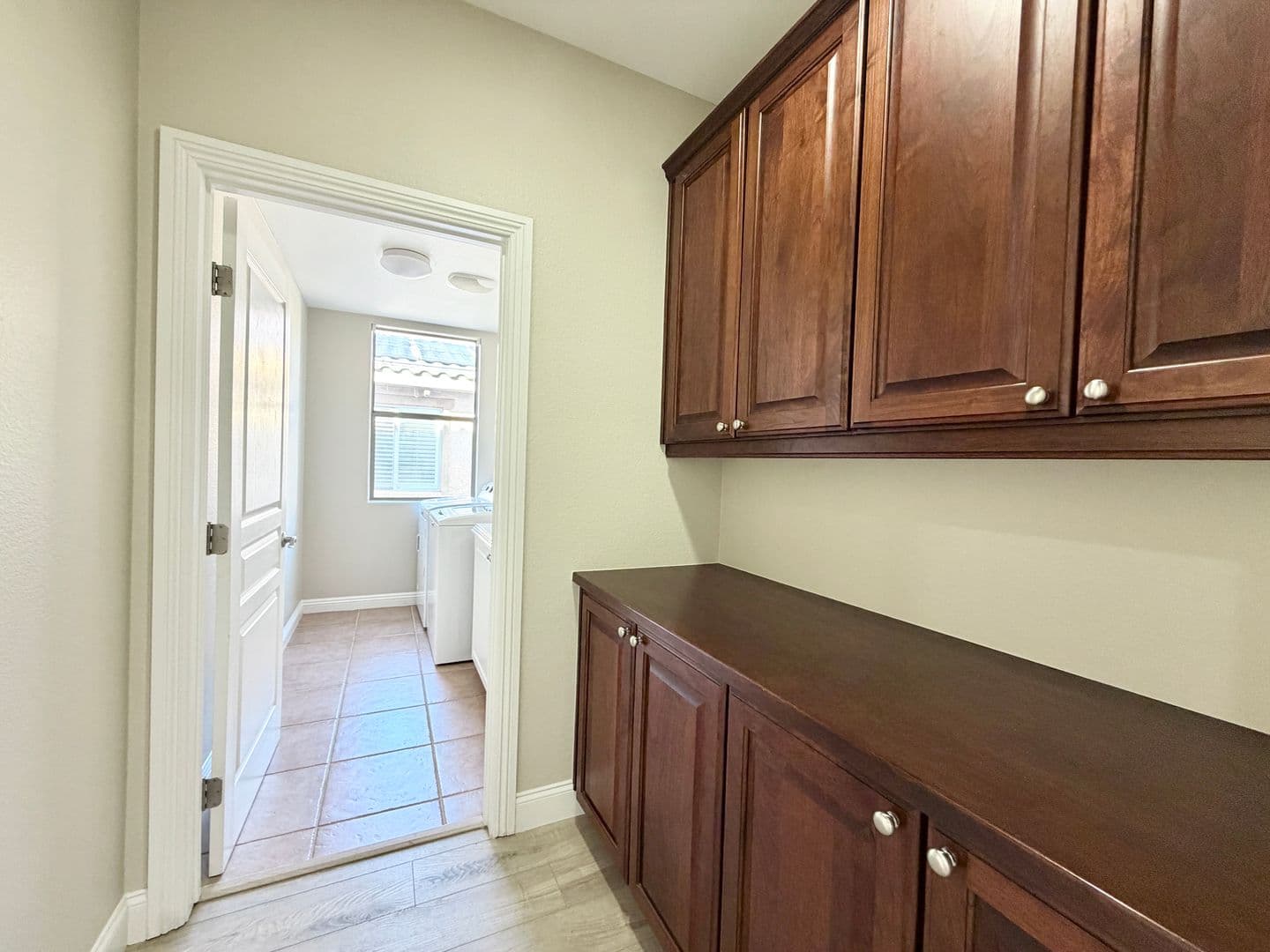 Henderson House: 927 Via Canale Drive