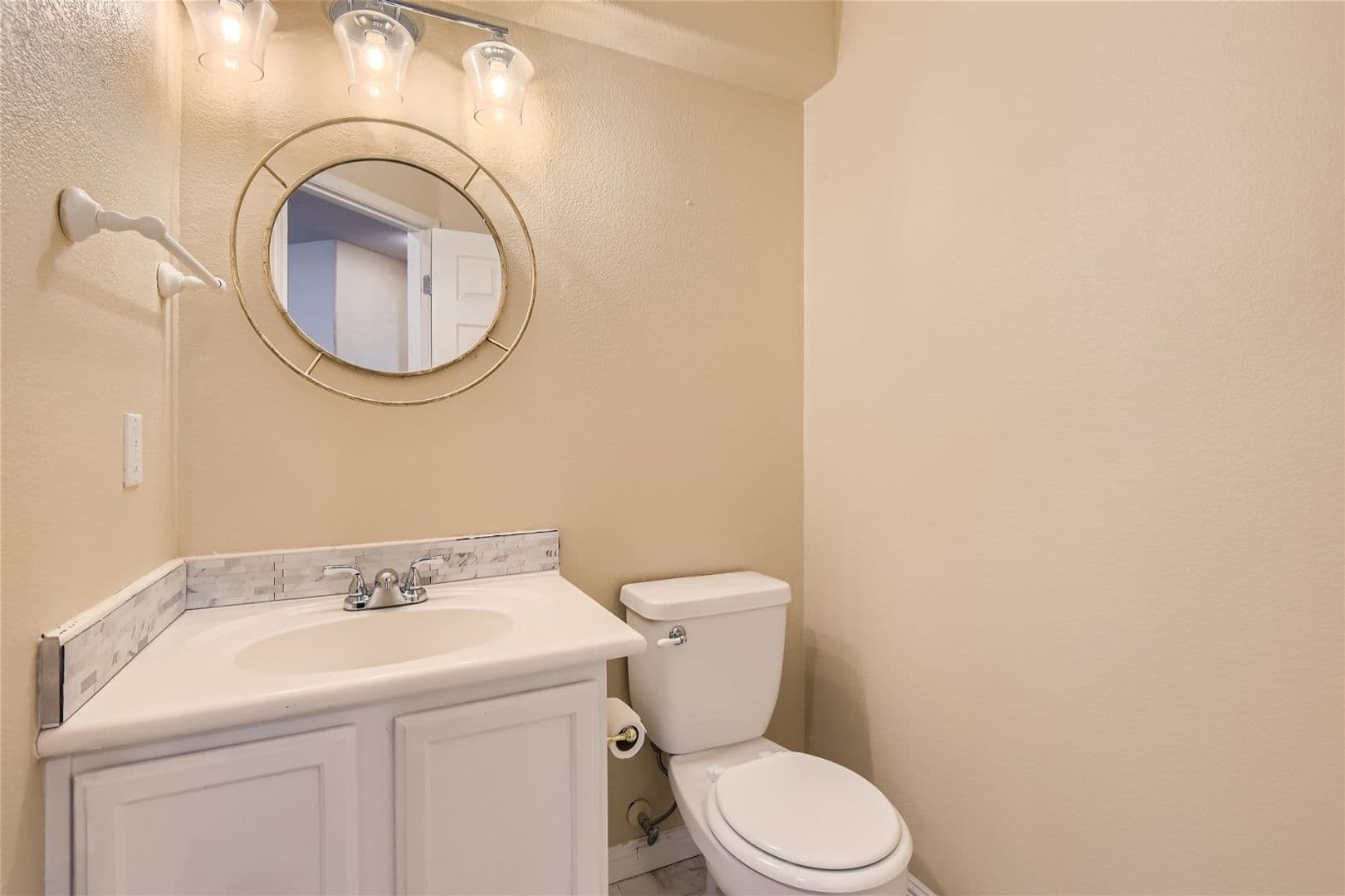 LAS VEGAS House: 9379 MALAYA GARNET CT.