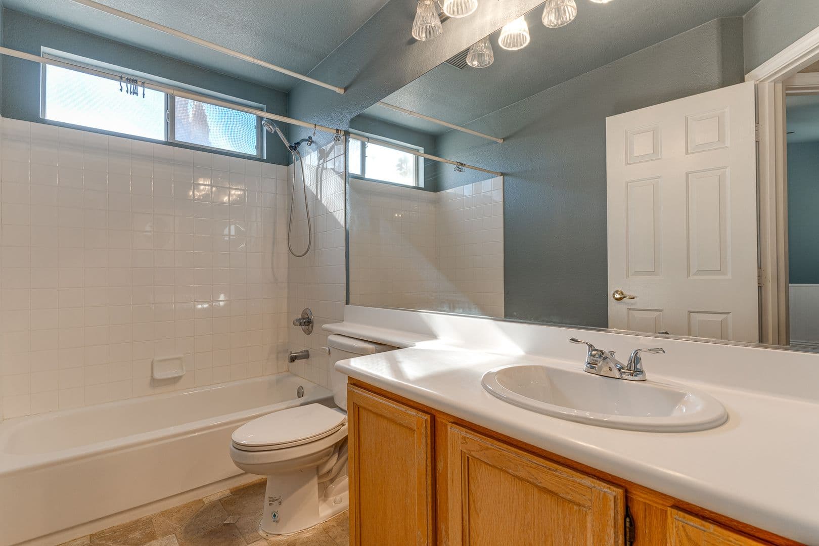 Henderson House: 1842 Stablegate Ave