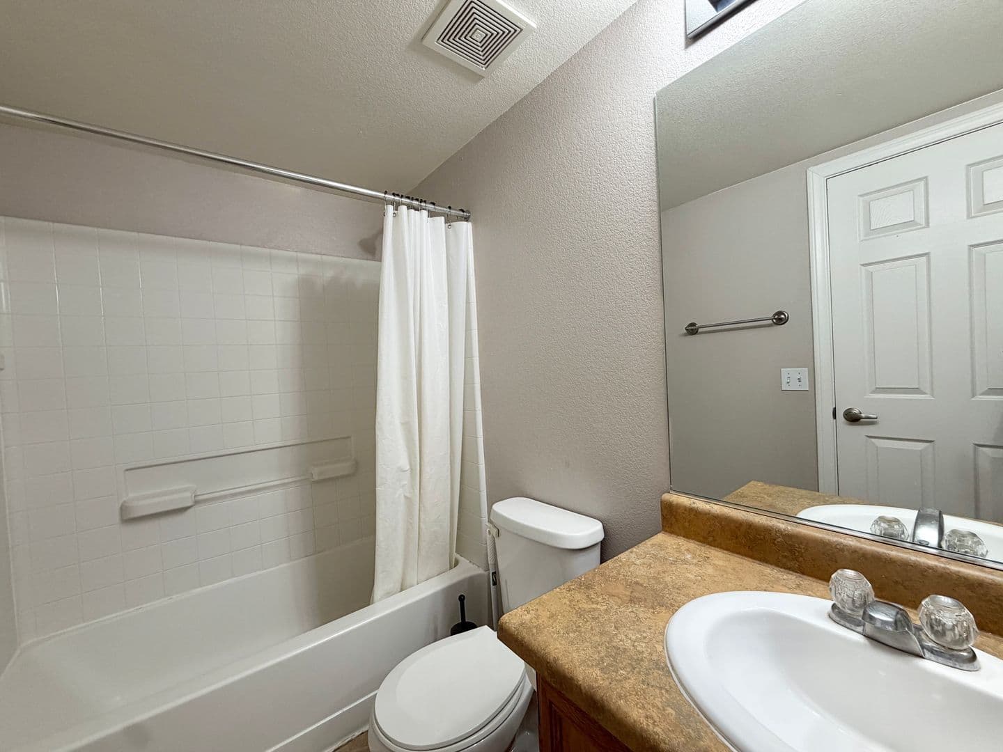 Henderson Townhome: 62 Blue Beak Way