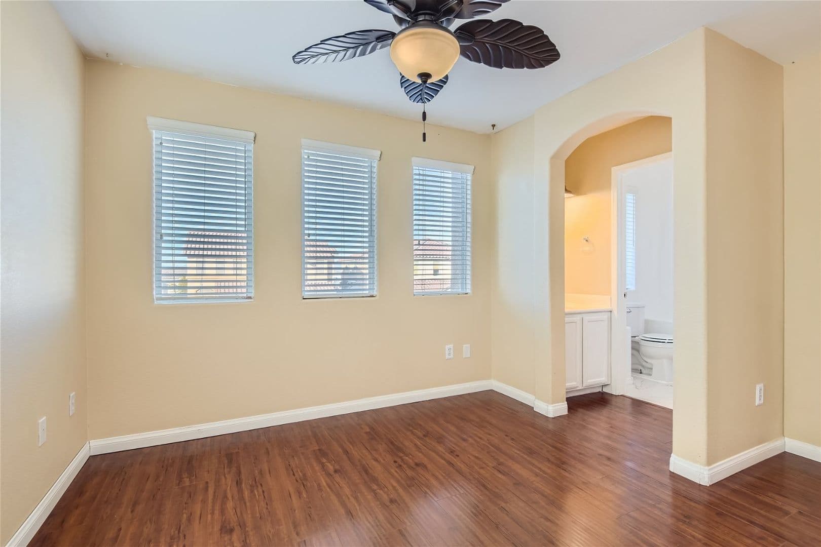 LAS VEGAS House: 9379 MALAYA GARNET CT.