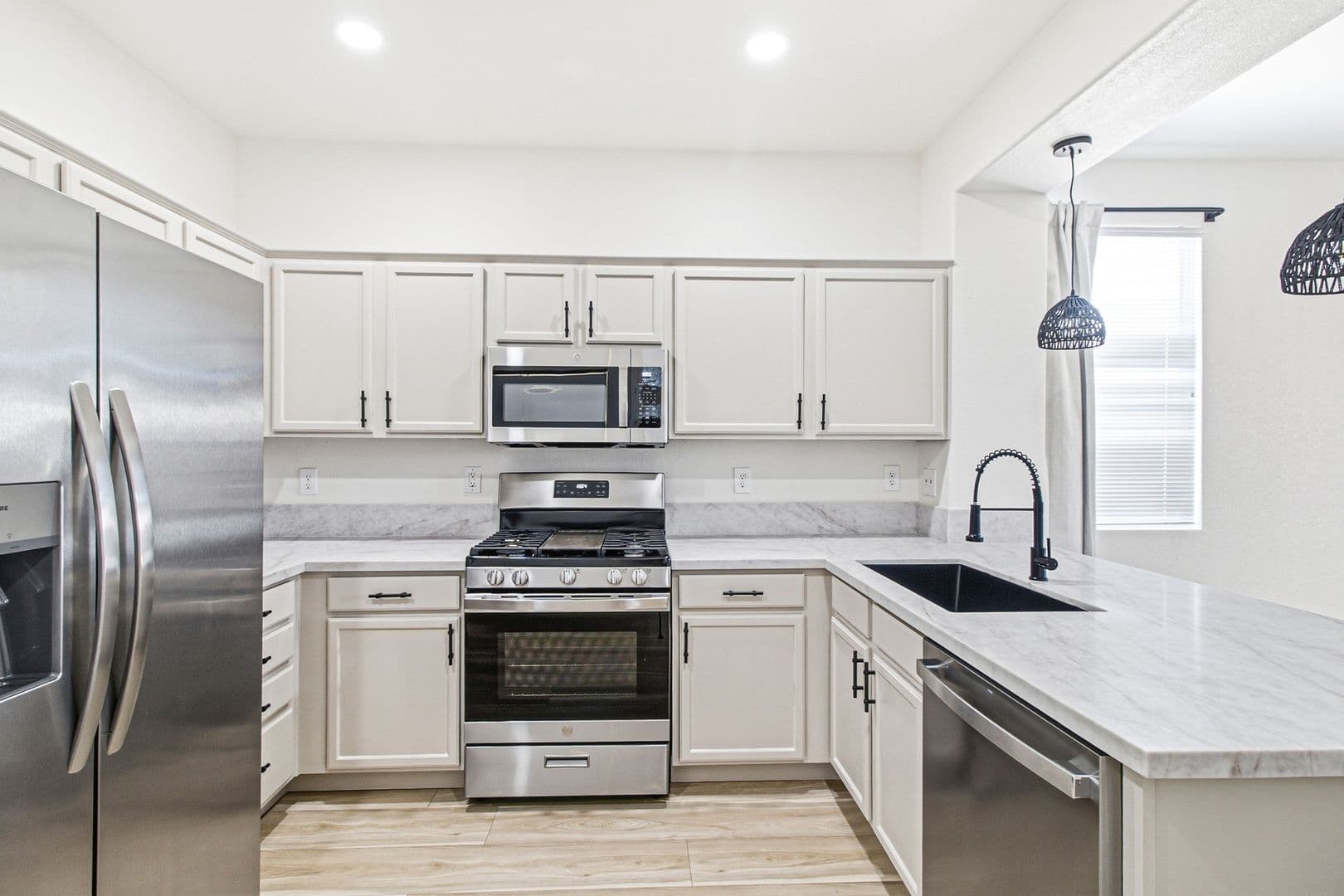 Henderson House: 2760 Saigon Dr
