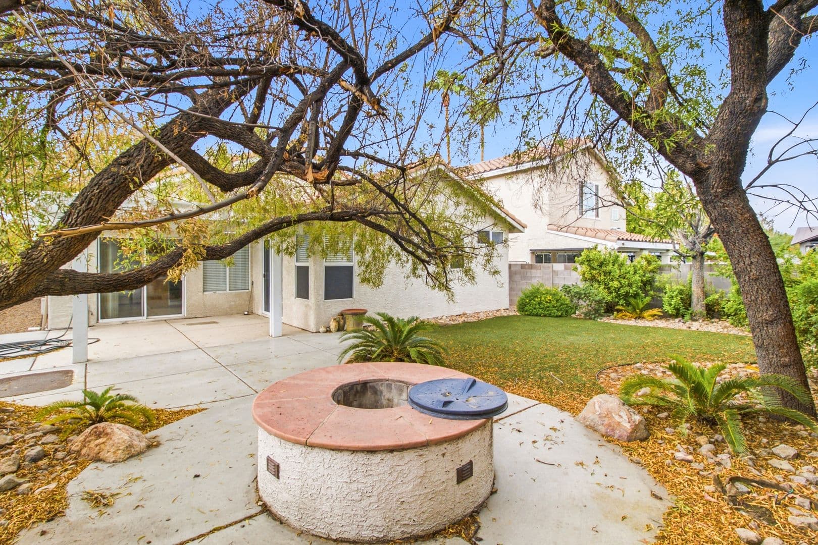 Henderson House: 2407 Worchester Rd