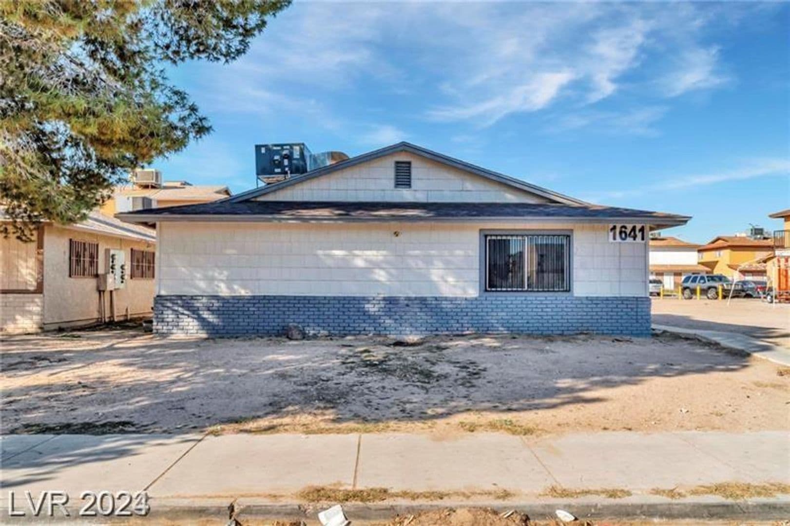 Las Vegas House: 1641 N Lamont St