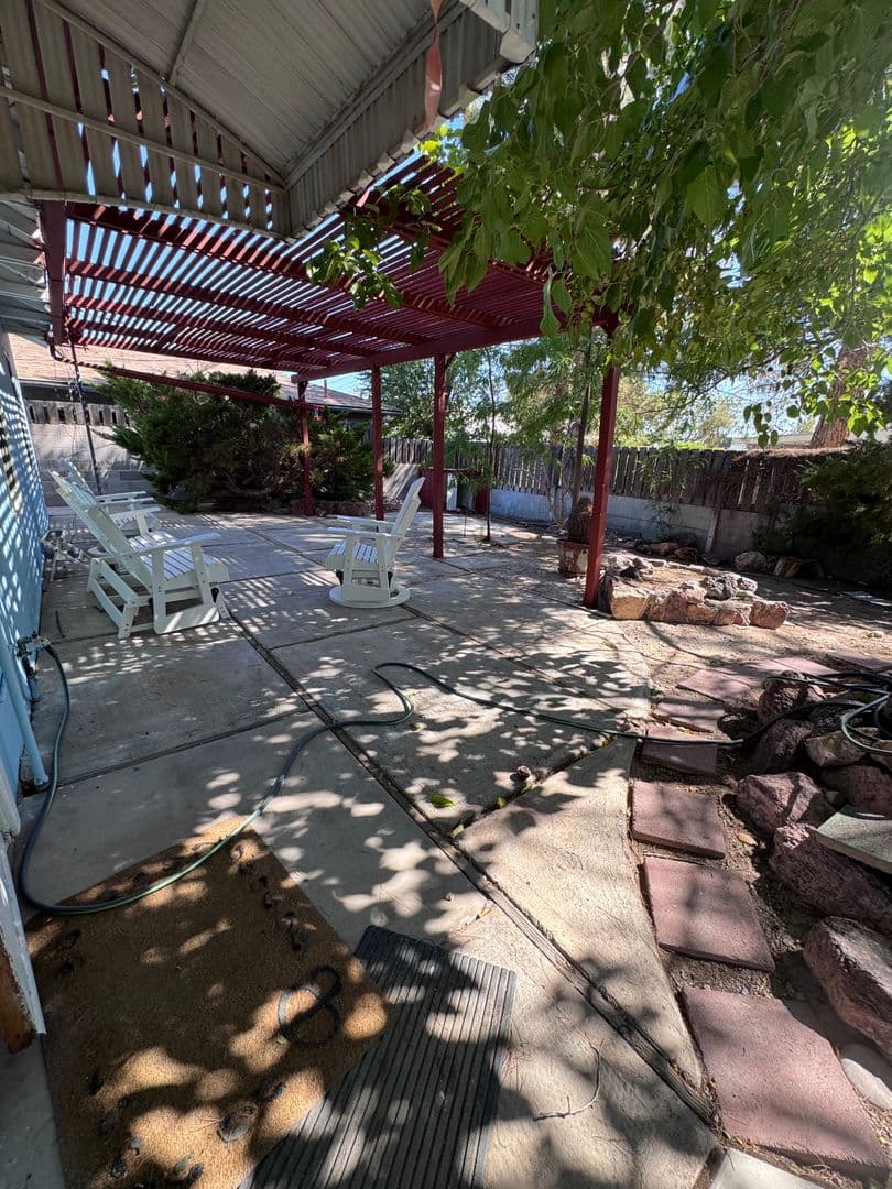 Boulder City House: 648 Utah
