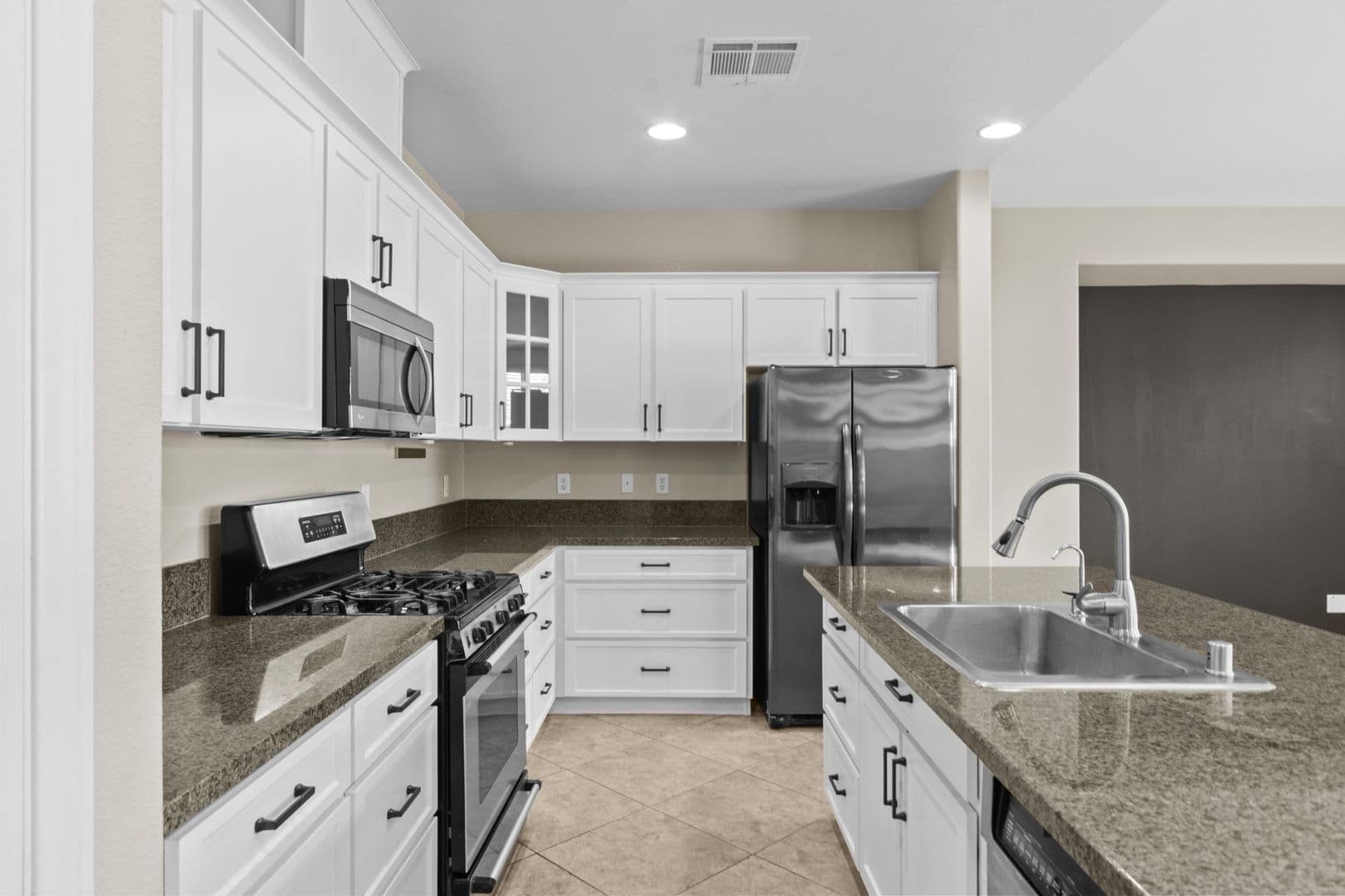 Las Vegas House: 7568 Stray Horse Ave