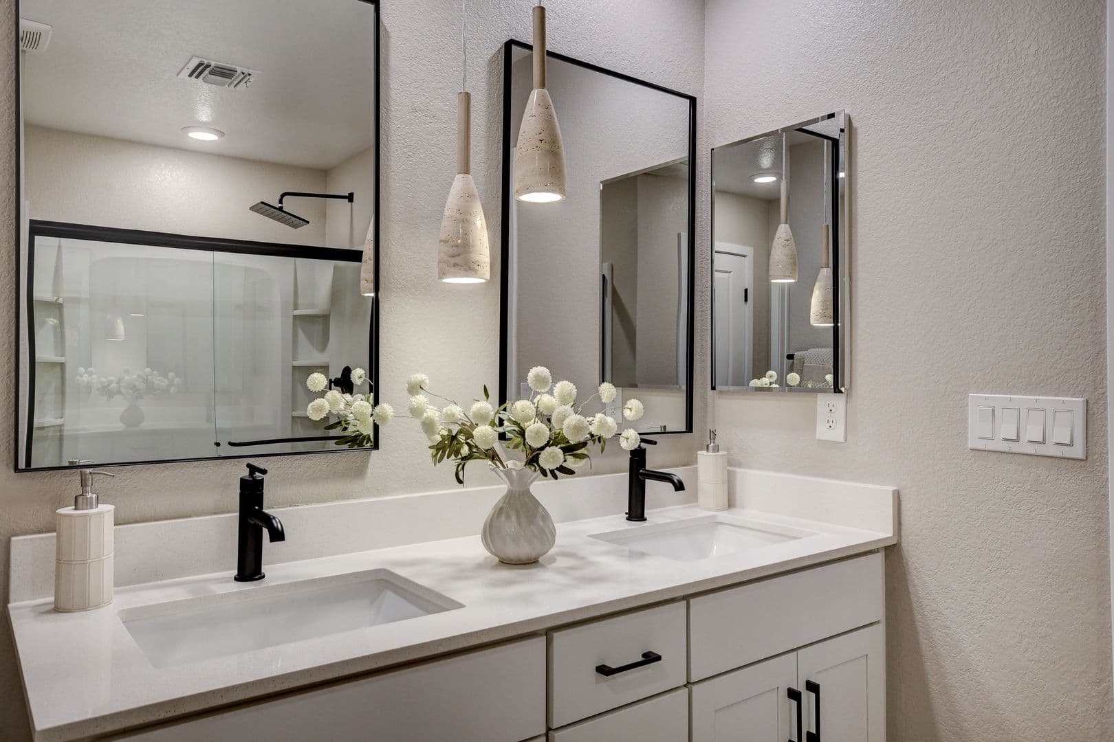 Henderson House: 3568 Anastagio Lane