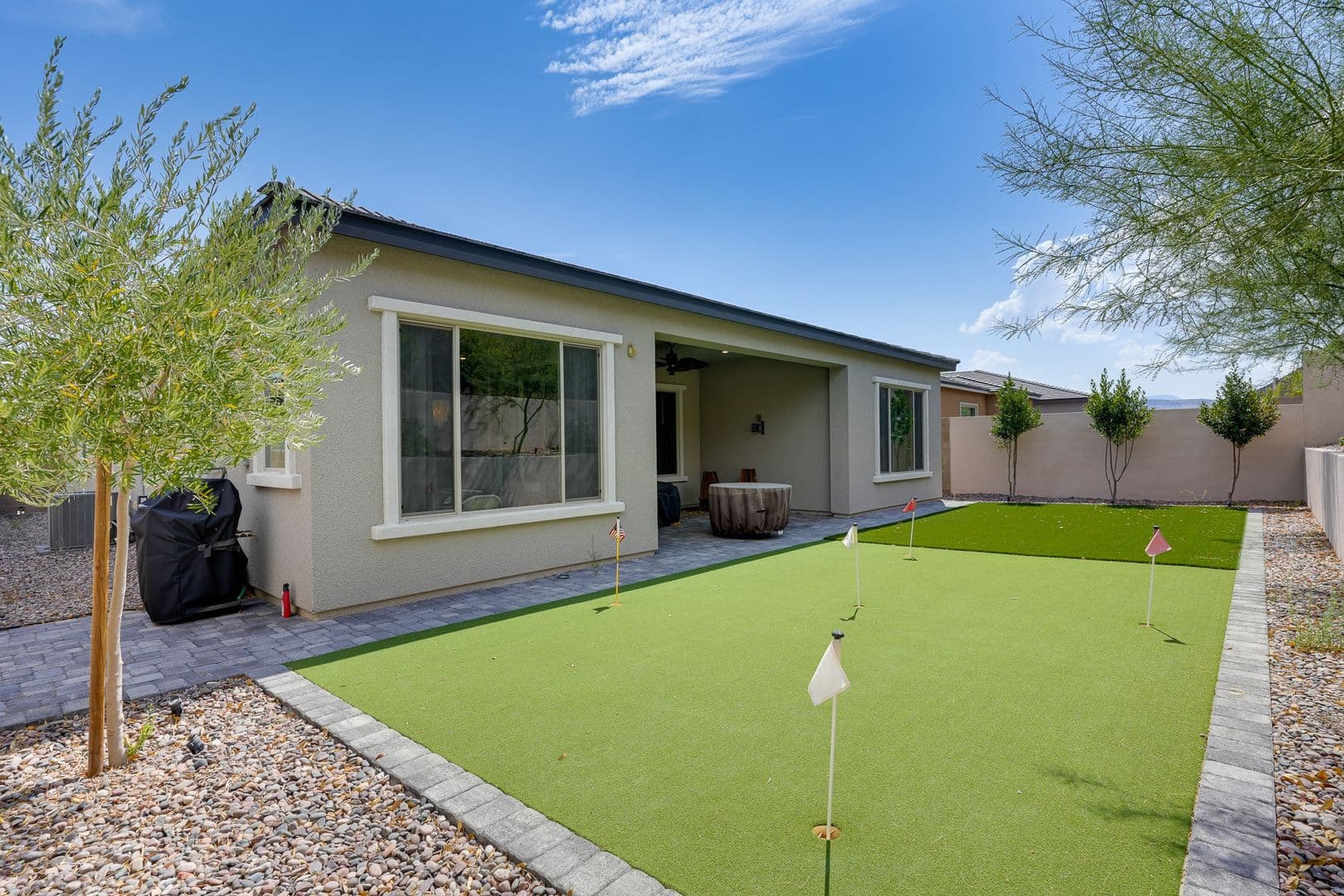Las Vegas House: 165 Springbough Ln