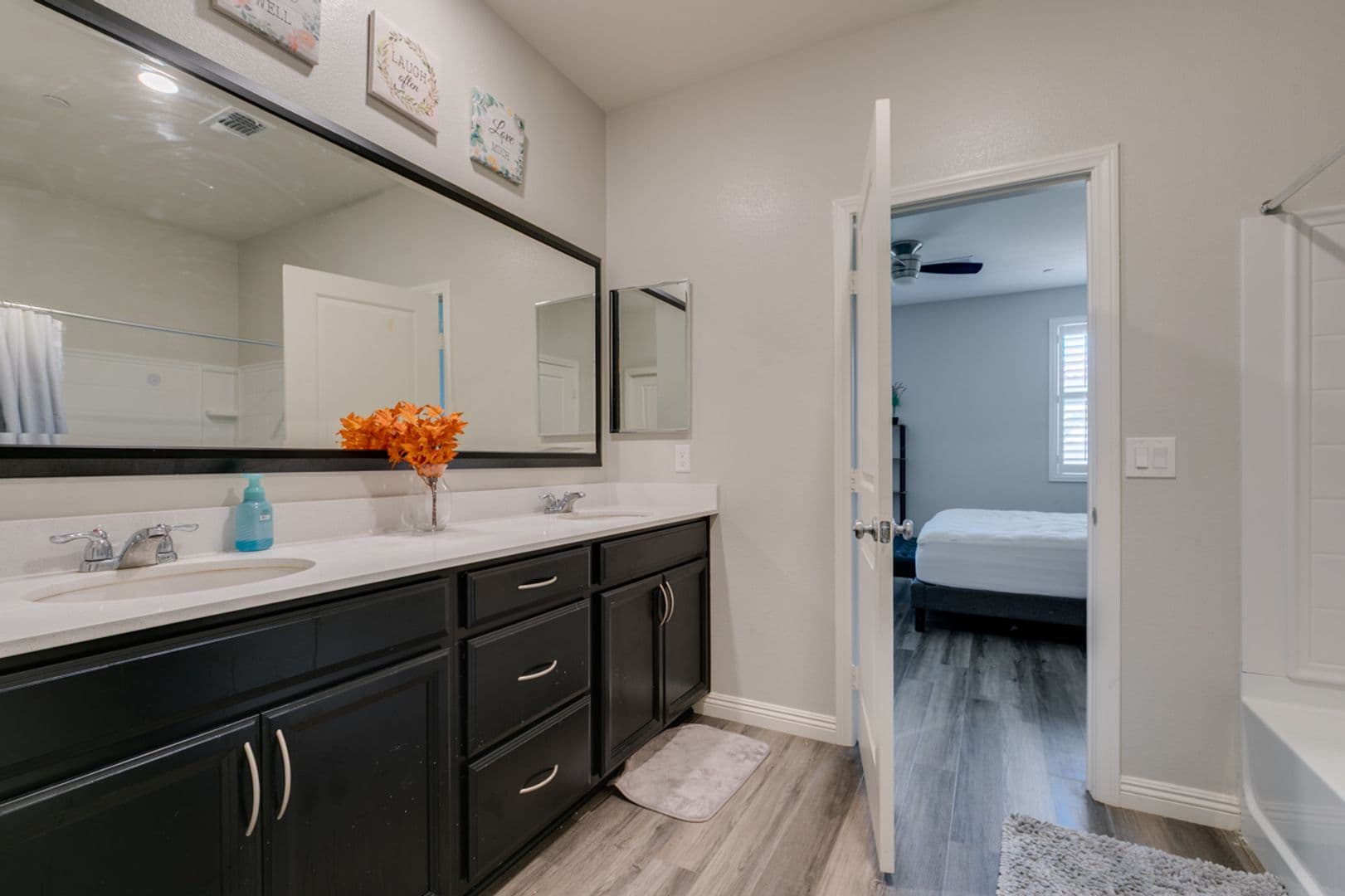 Henderson House: 3496 Calentina Ave