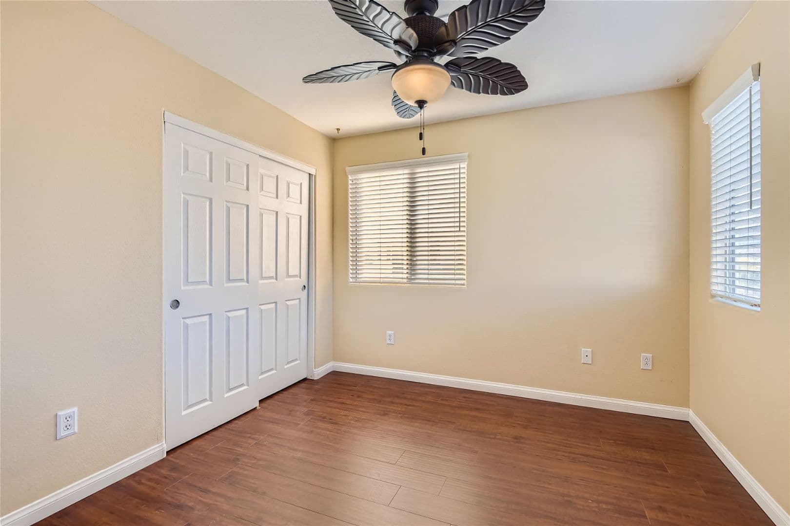 LAS VEGAS House: 9379 MALAYA GARNET CT.