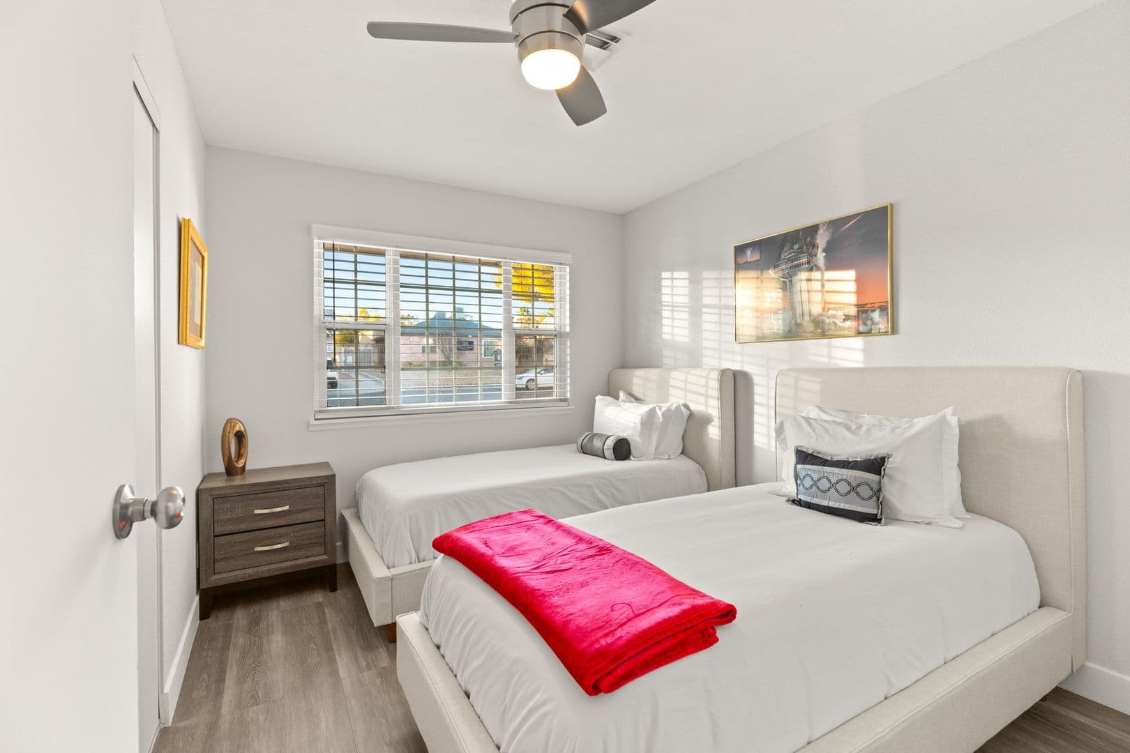 Las Vegas House: 615 S 10th St Unit A