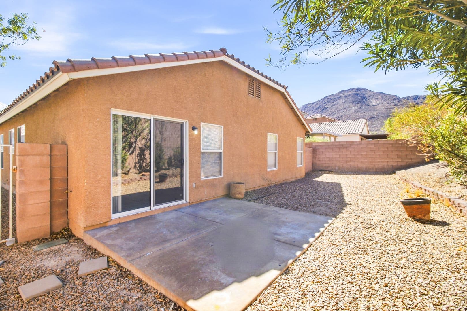 Henderson House: 183 White Butte
