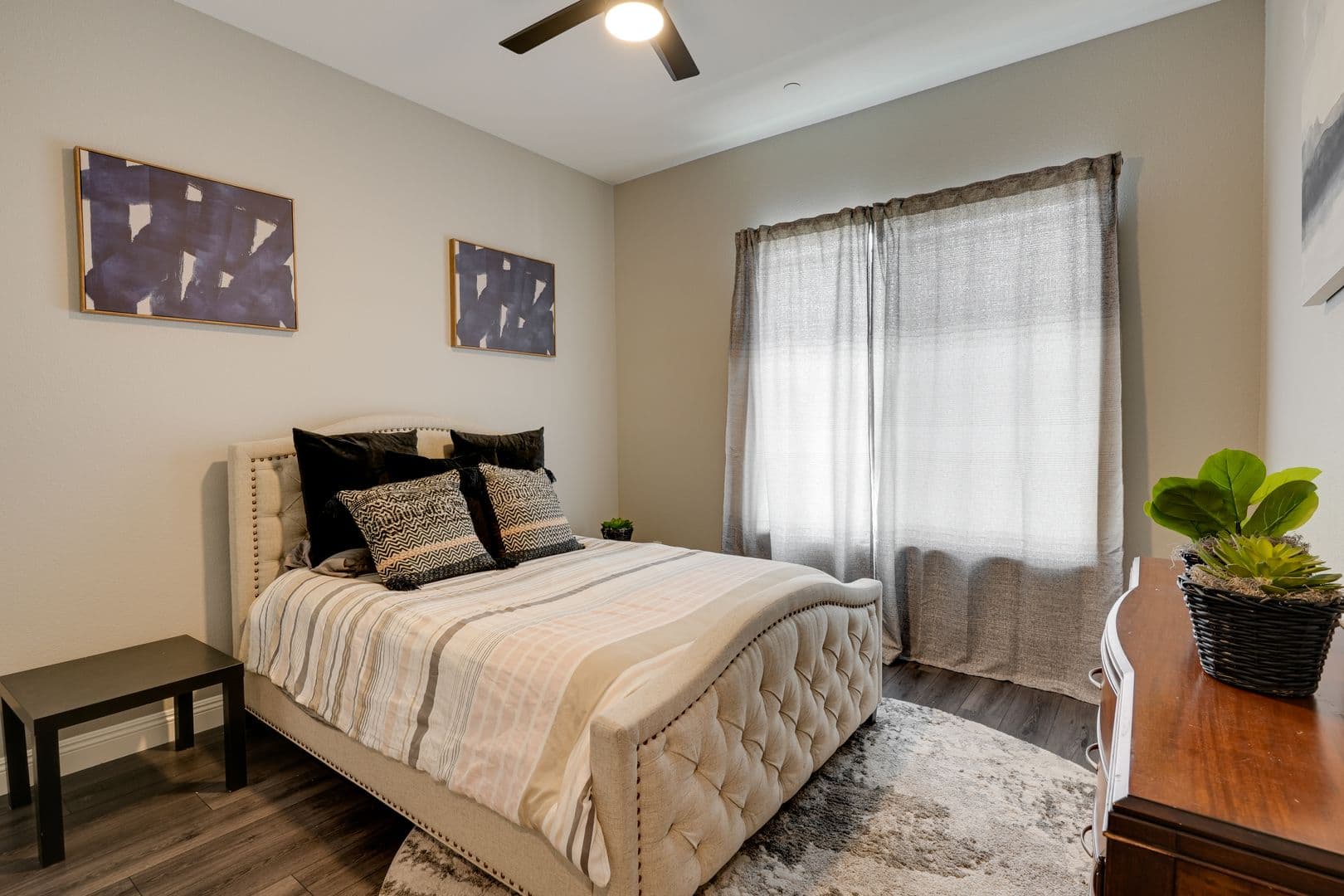 Las Vegas House: 165 Springbough Ln