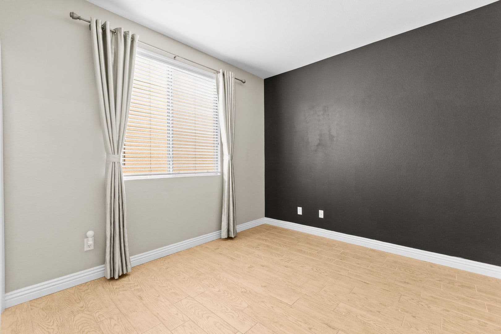 Las Vegas House: 7568 Stray Horse Ave