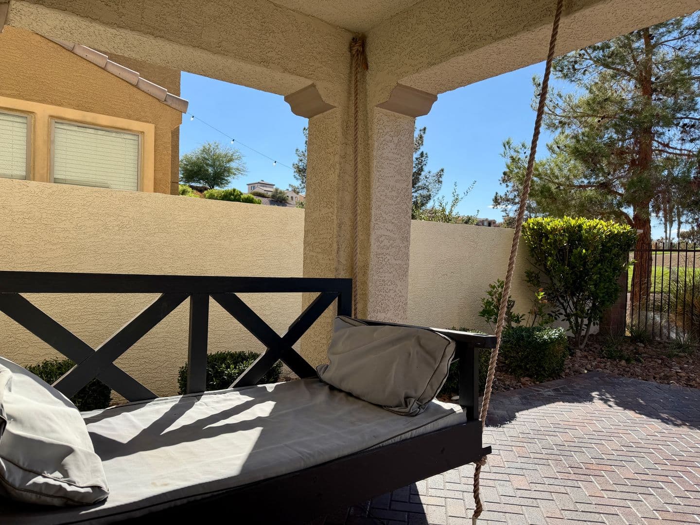 Henderson House: 927 Via Canale Drive
