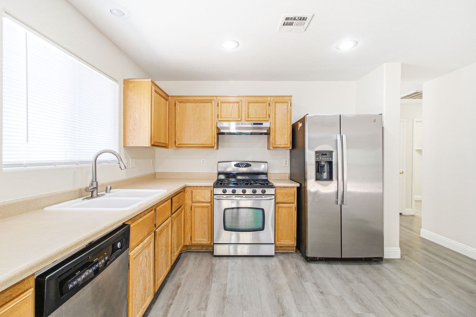 Henderson House: 183 White Butte