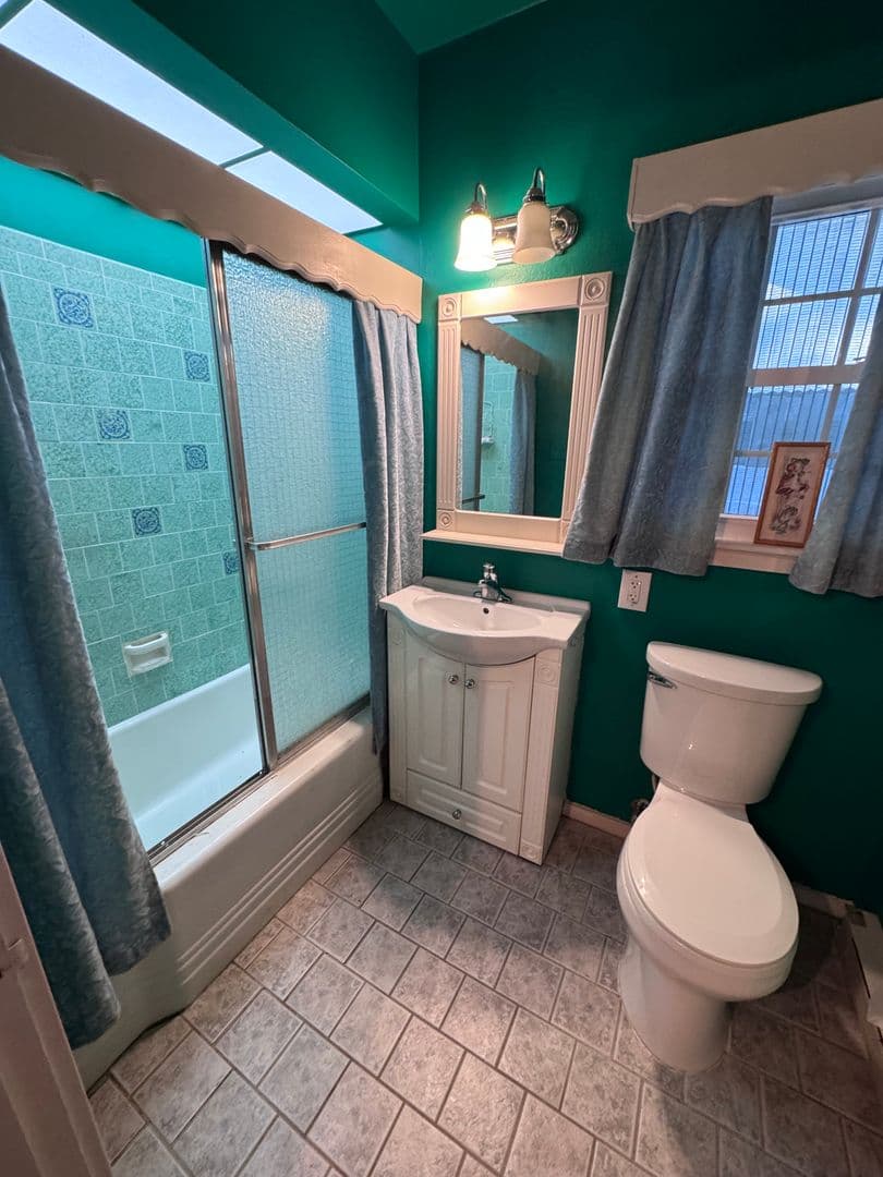 Boulder City House: 648 Utah