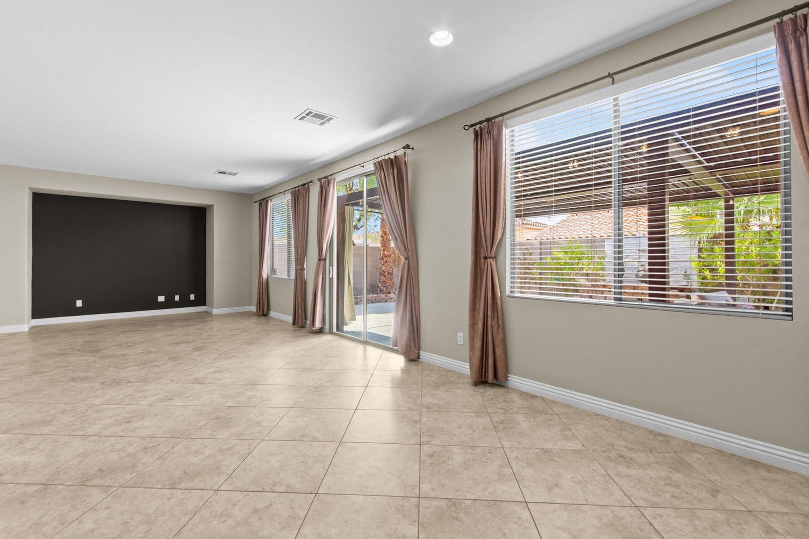 Las Vegas House: 7568 Stray Horse Ave