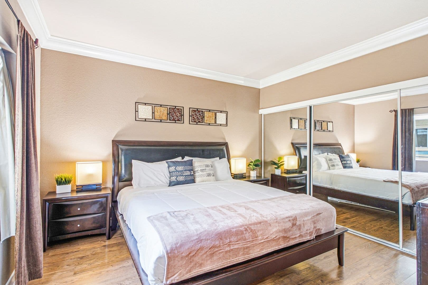 Las Vegas House: 210 E Flamingo Rd #330