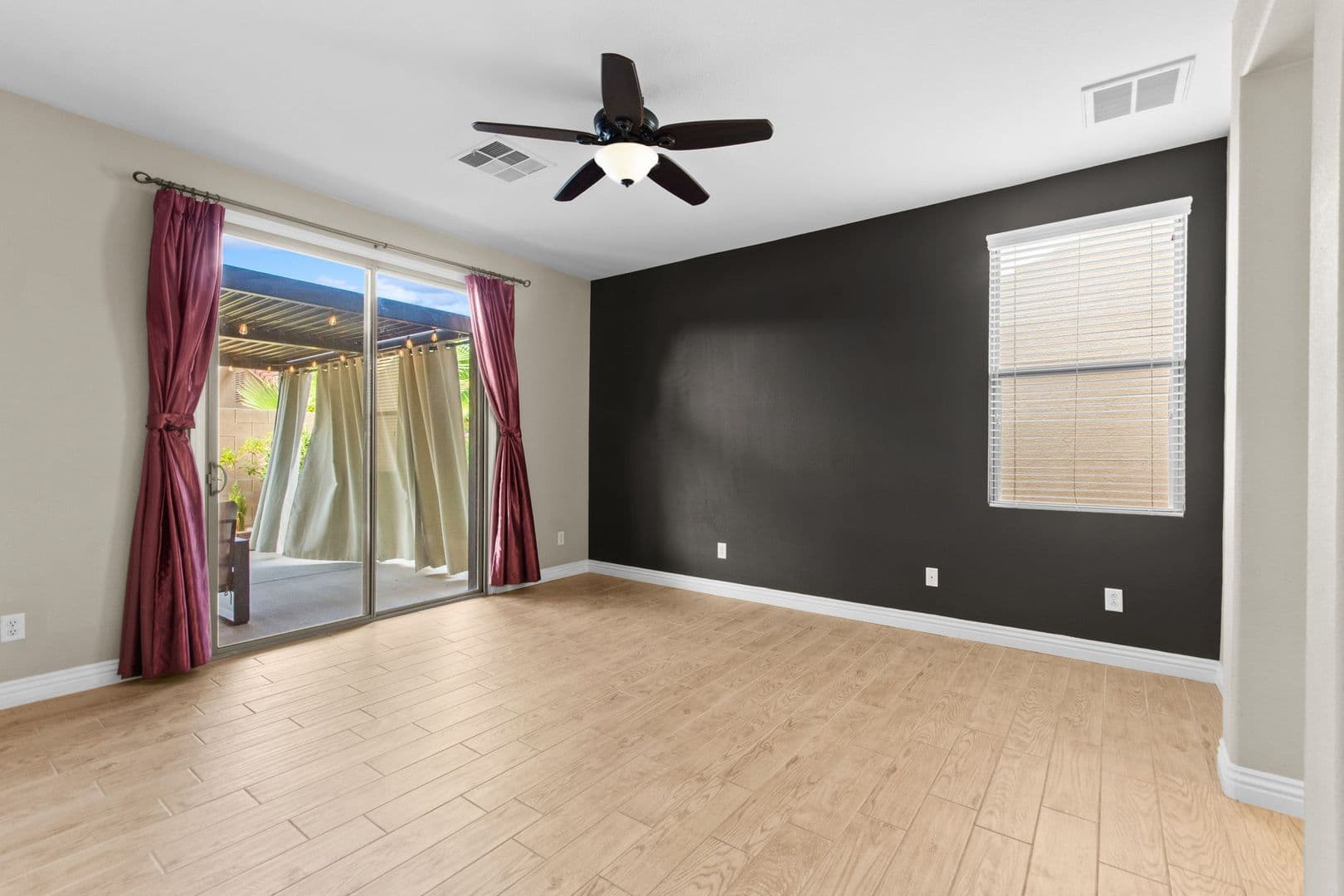 Las Vegas House: 7568 Stray Horse Ave
