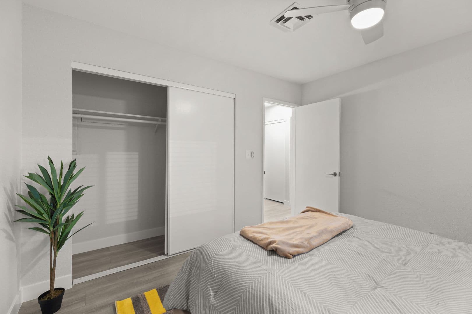Las Vegas House: 615 S 10th St Unit B