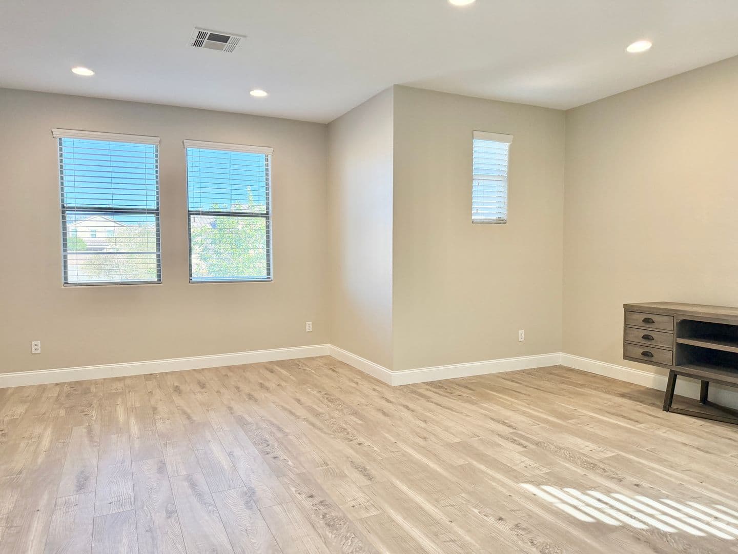 Henderson House: 927 Via Canale Drive