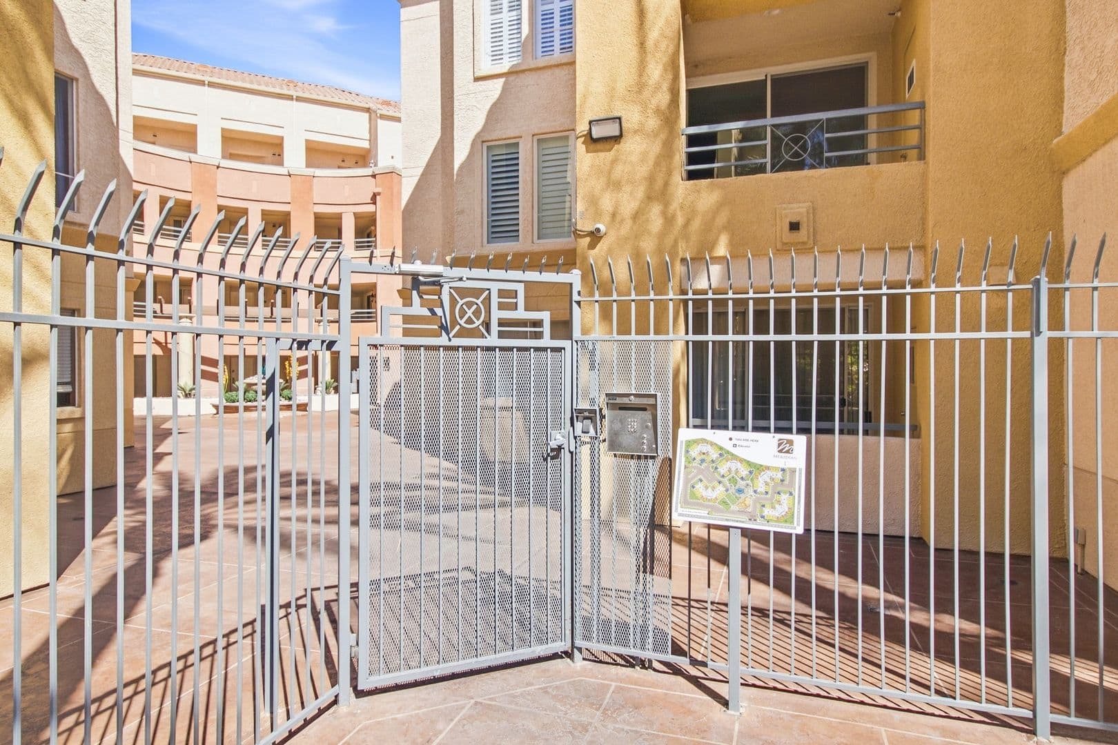 Las Vegas House: 210 E Flamingo Rd #330