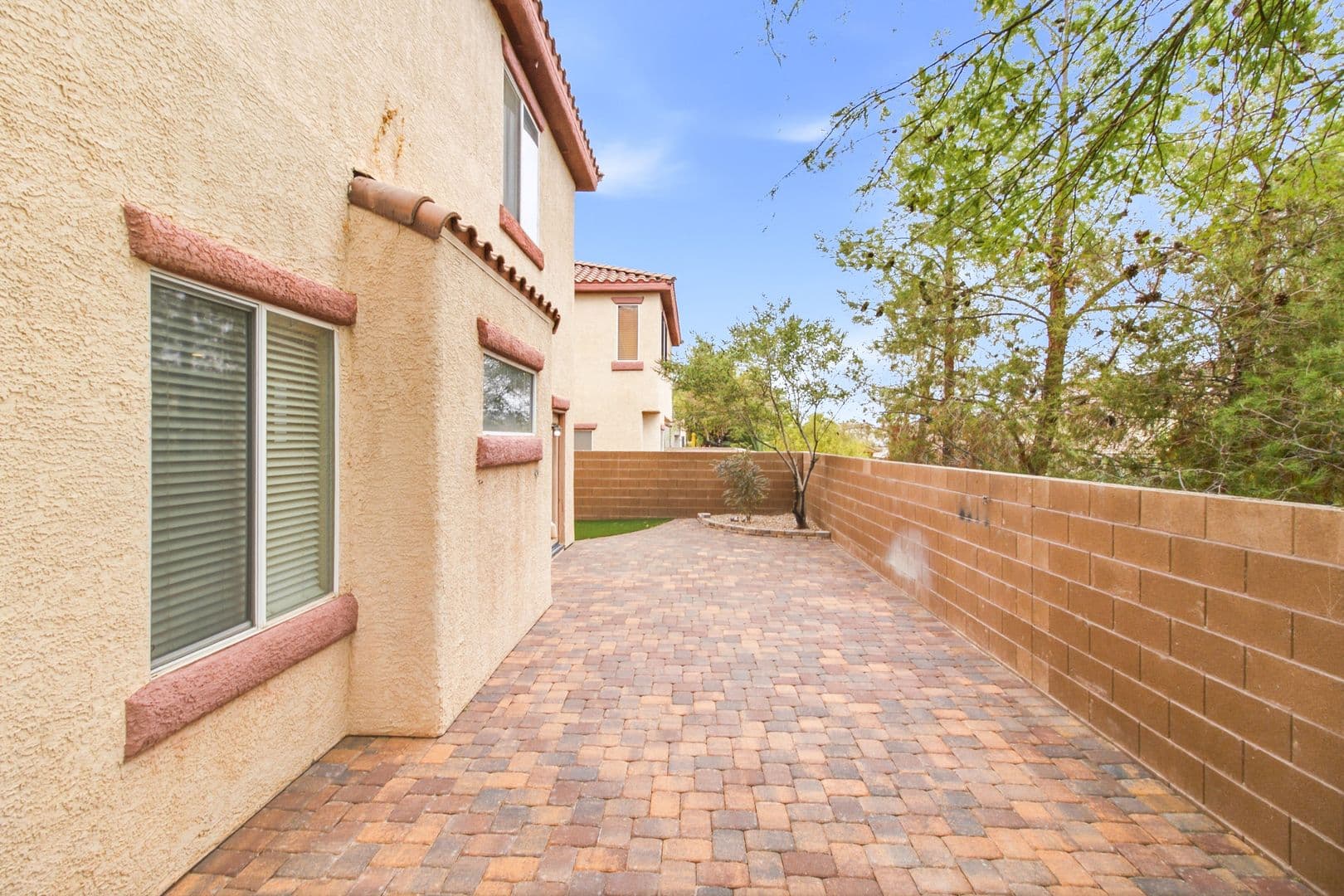 Las Vegas House: 10630 Lessona St