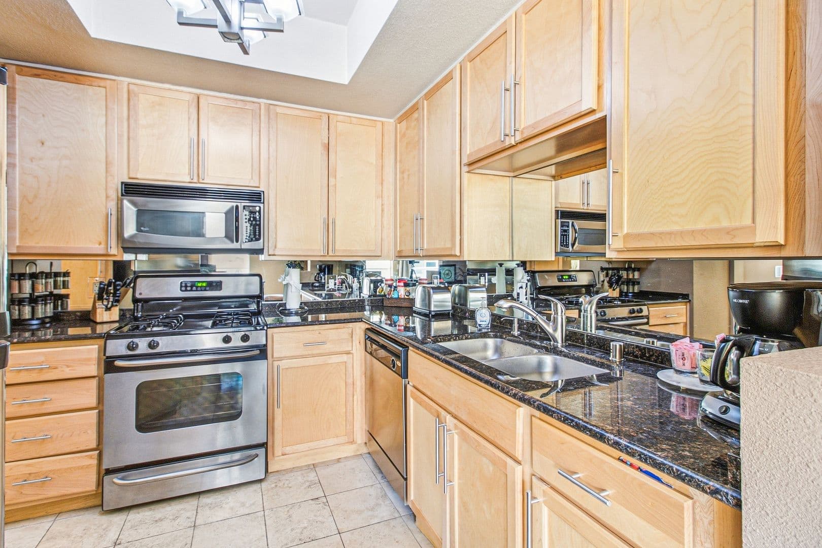 Las Vegas House: 210 E Flamingo Rd #330