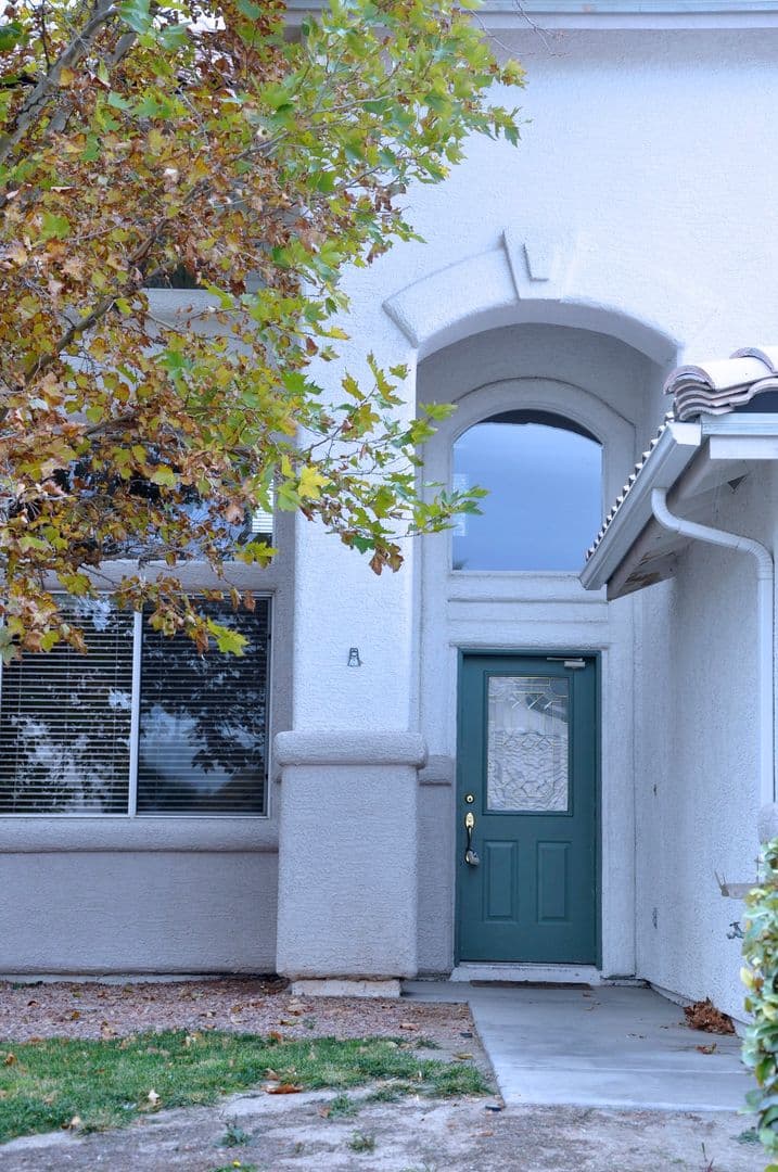 Henderson House: 1275 Dove Tree Court