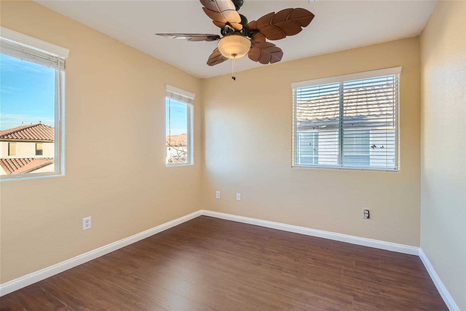 LAS VEGAS House: 9379 MALAYA GARNET CT.