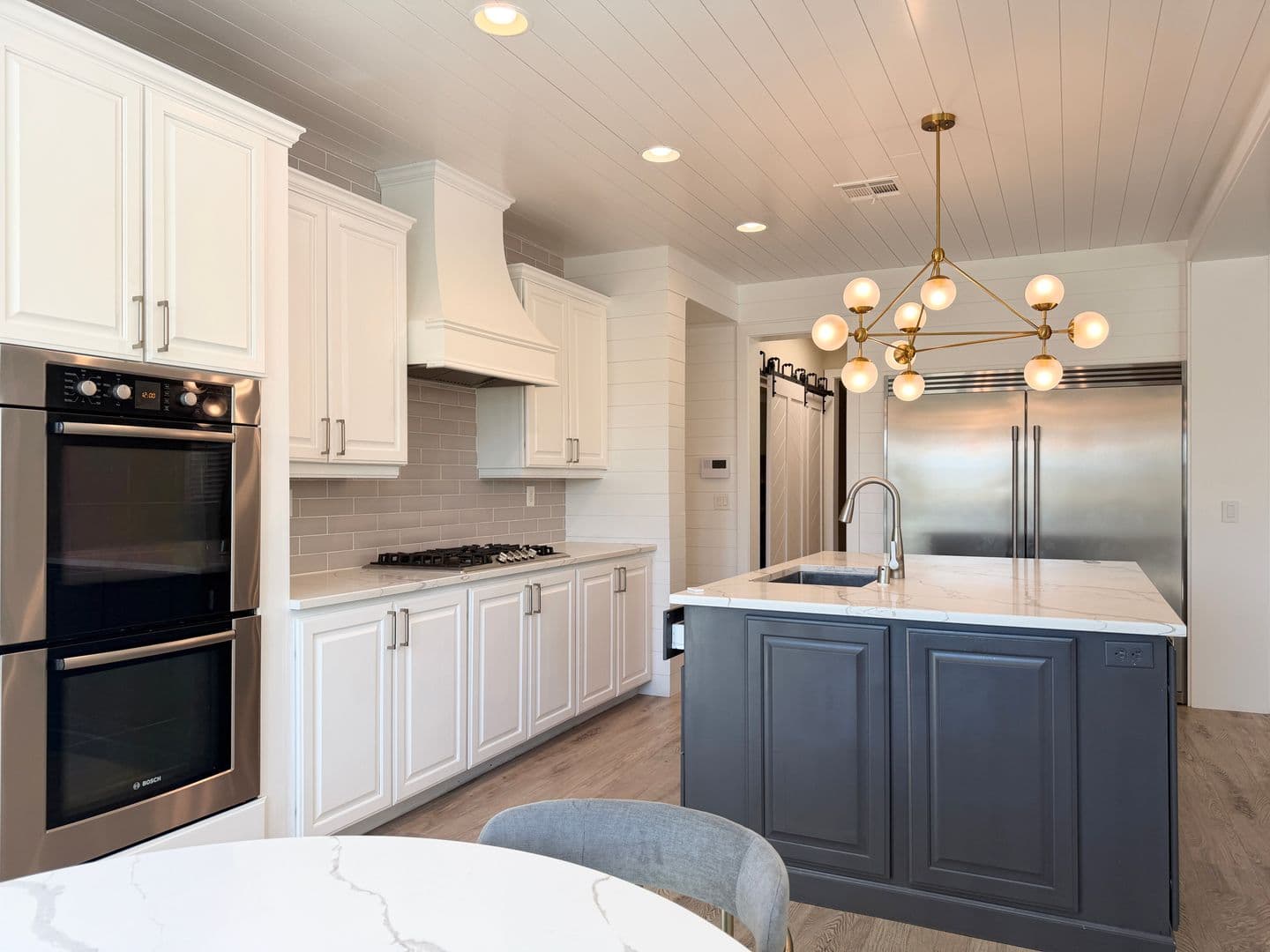 Henderson House: 927 Via Canale Drive