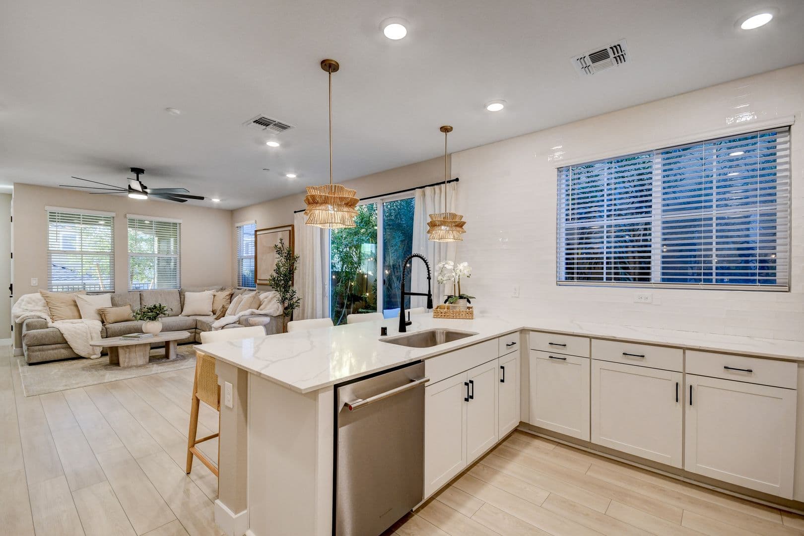 Henderson House: 3568 Anastagio Lane