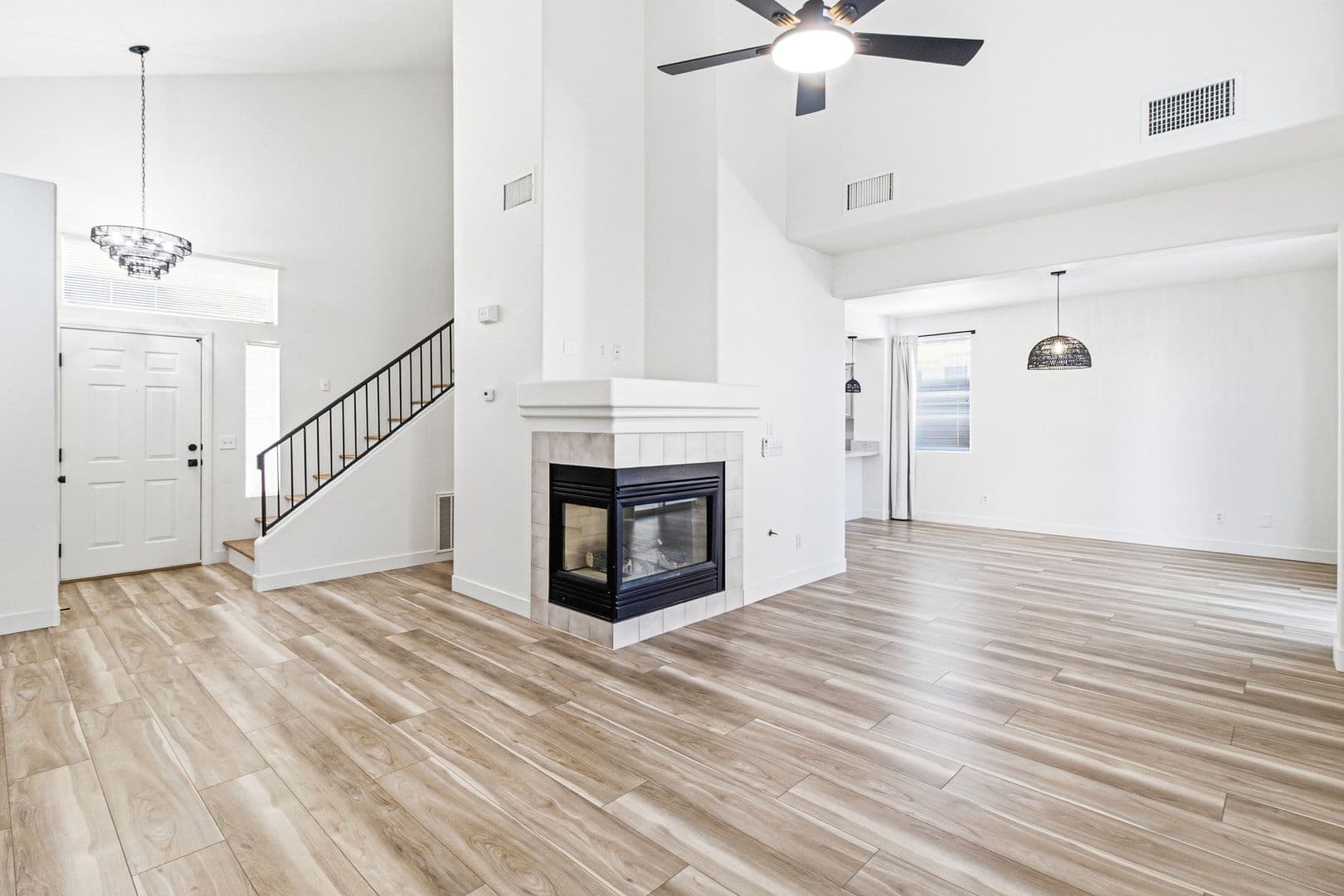 Henderson House: 2760 Saigon Dr