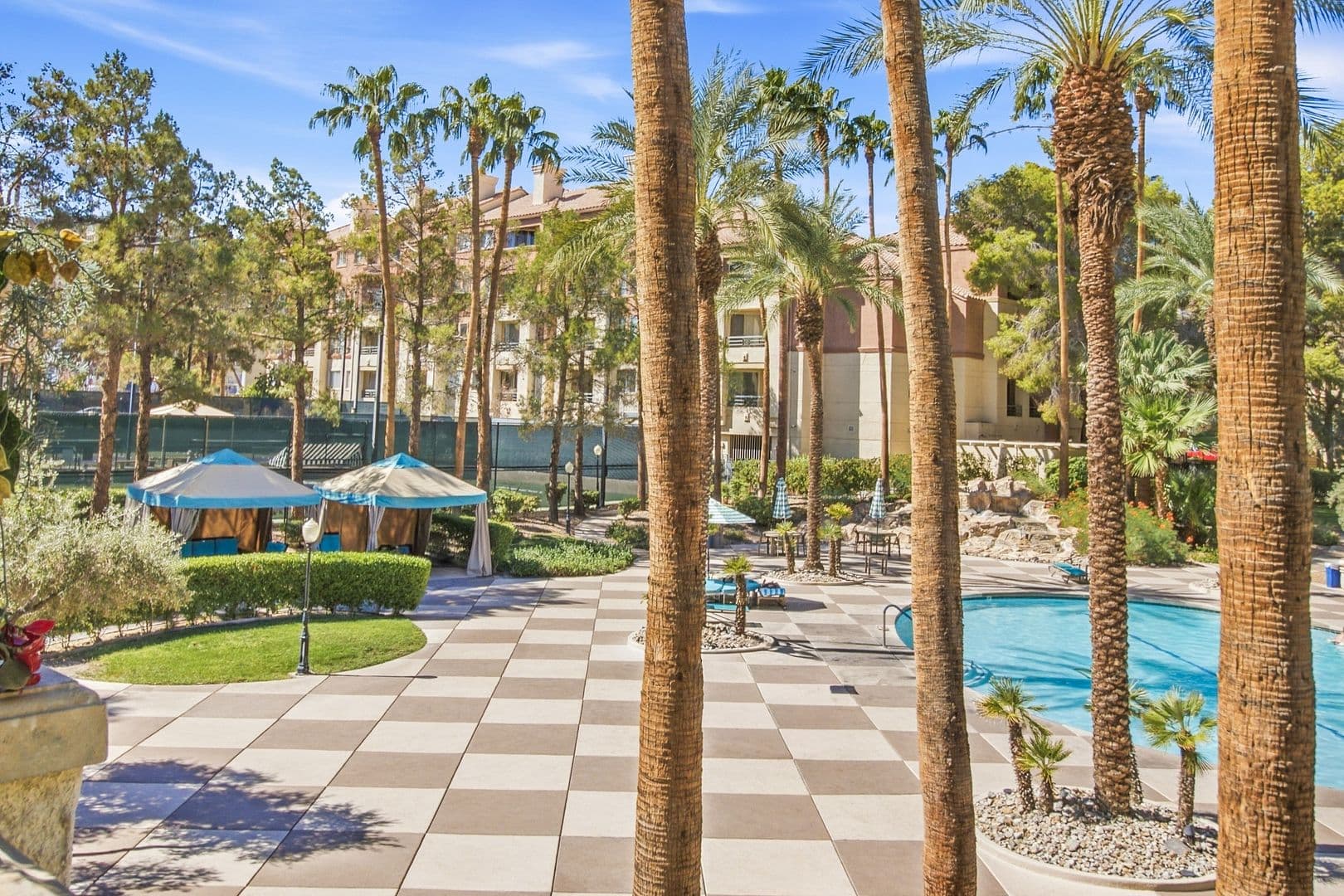 Las Vegas House: 210 E Flamingo Rd #330